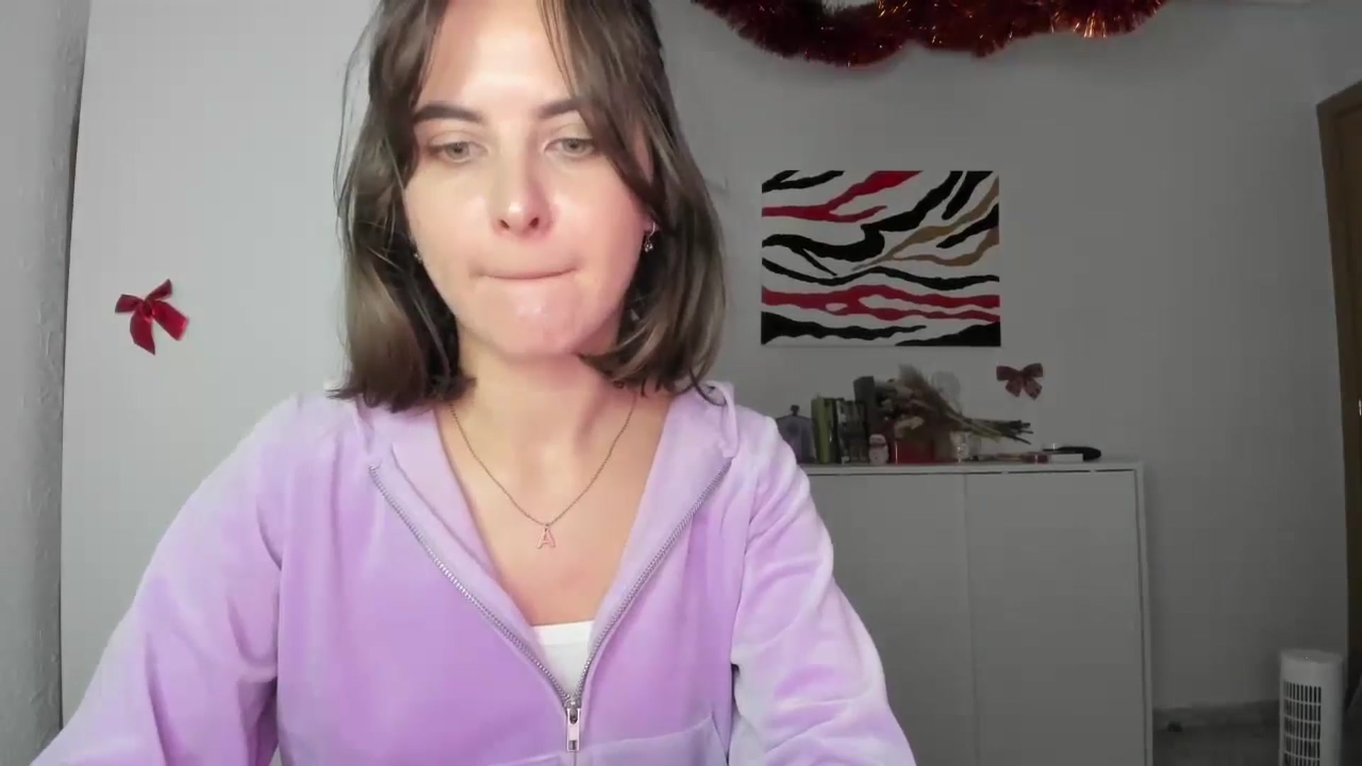 Gallery image thumbnail from AhahaGirl's myfreecams stream on, 01/06/2025, 17:39 image 19 of 20