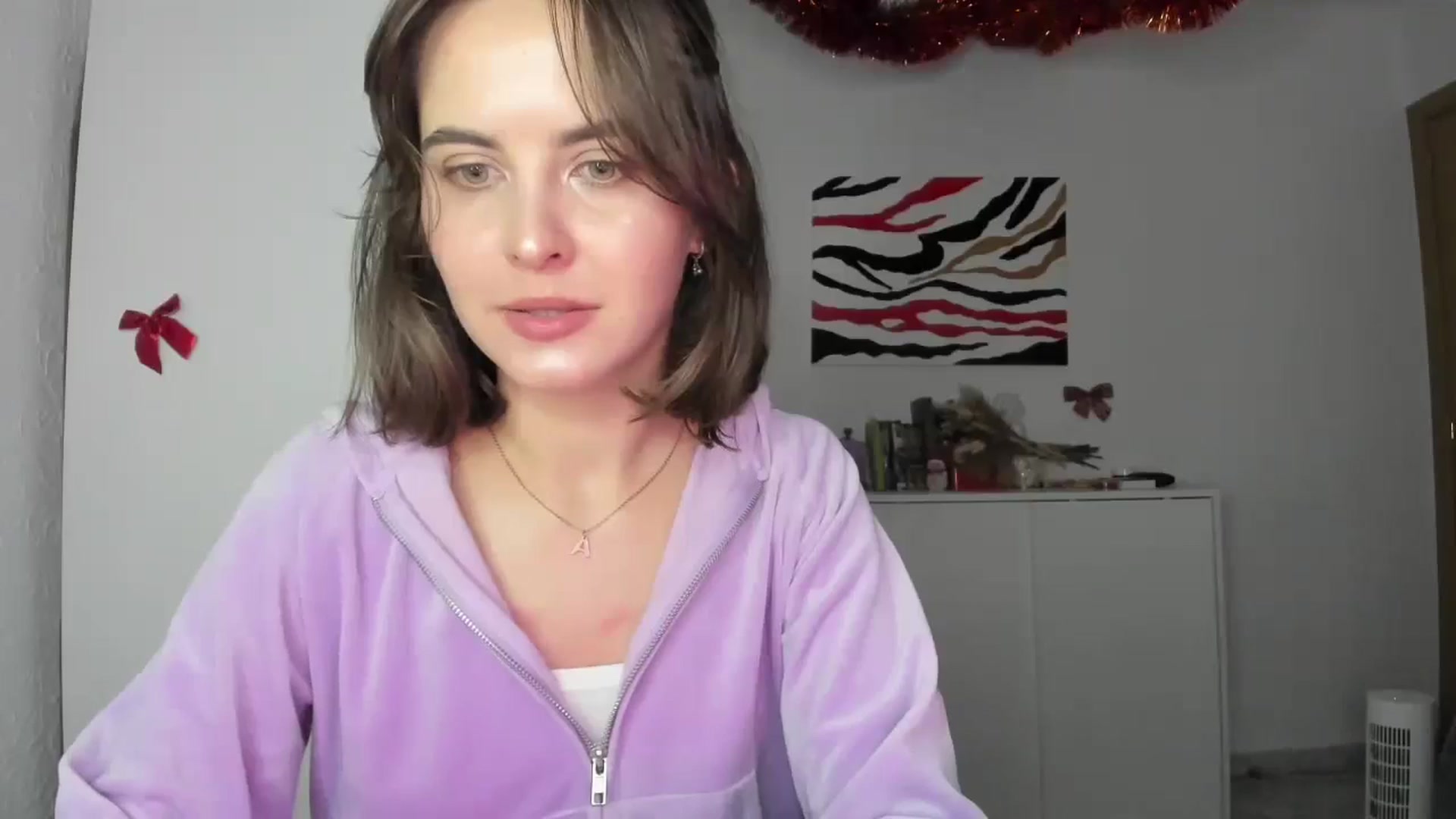 Gallery image thumbnail from AhahaGirl's myfreecams stream on, 01/06/2025, 17:39 image 6 of 20