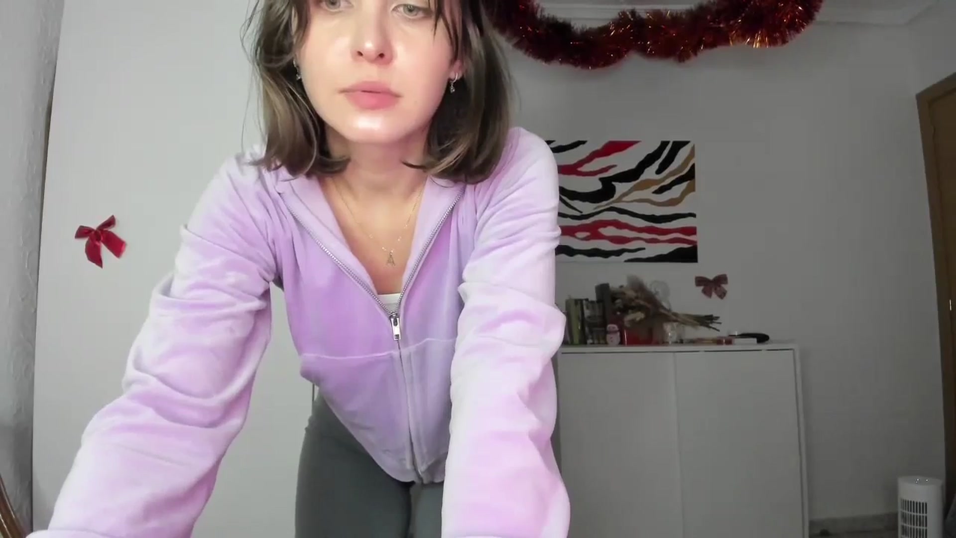 Gallery image thumbnail from AhahaGirl's myfreecams stream on, 01/06/2025, 18:31 image 19 of 20