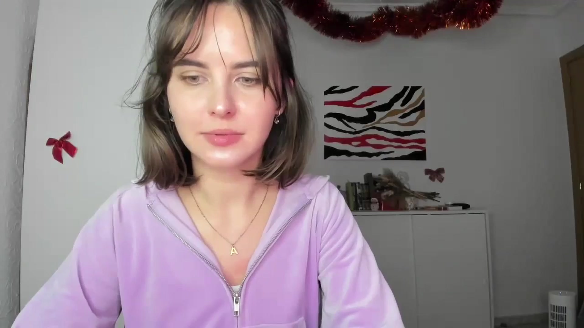 Gallery image thumbnail from AhahaGirl's myfreecams stream on, 01/06/2025, 18:31 image 14 of 20