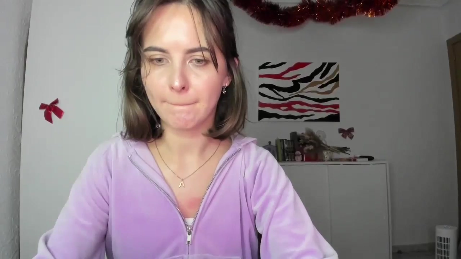 Gallery image thumbnail from AhahaGirl's myfreecams stream on, 01/06/2025, 18:31 image 2 of 20