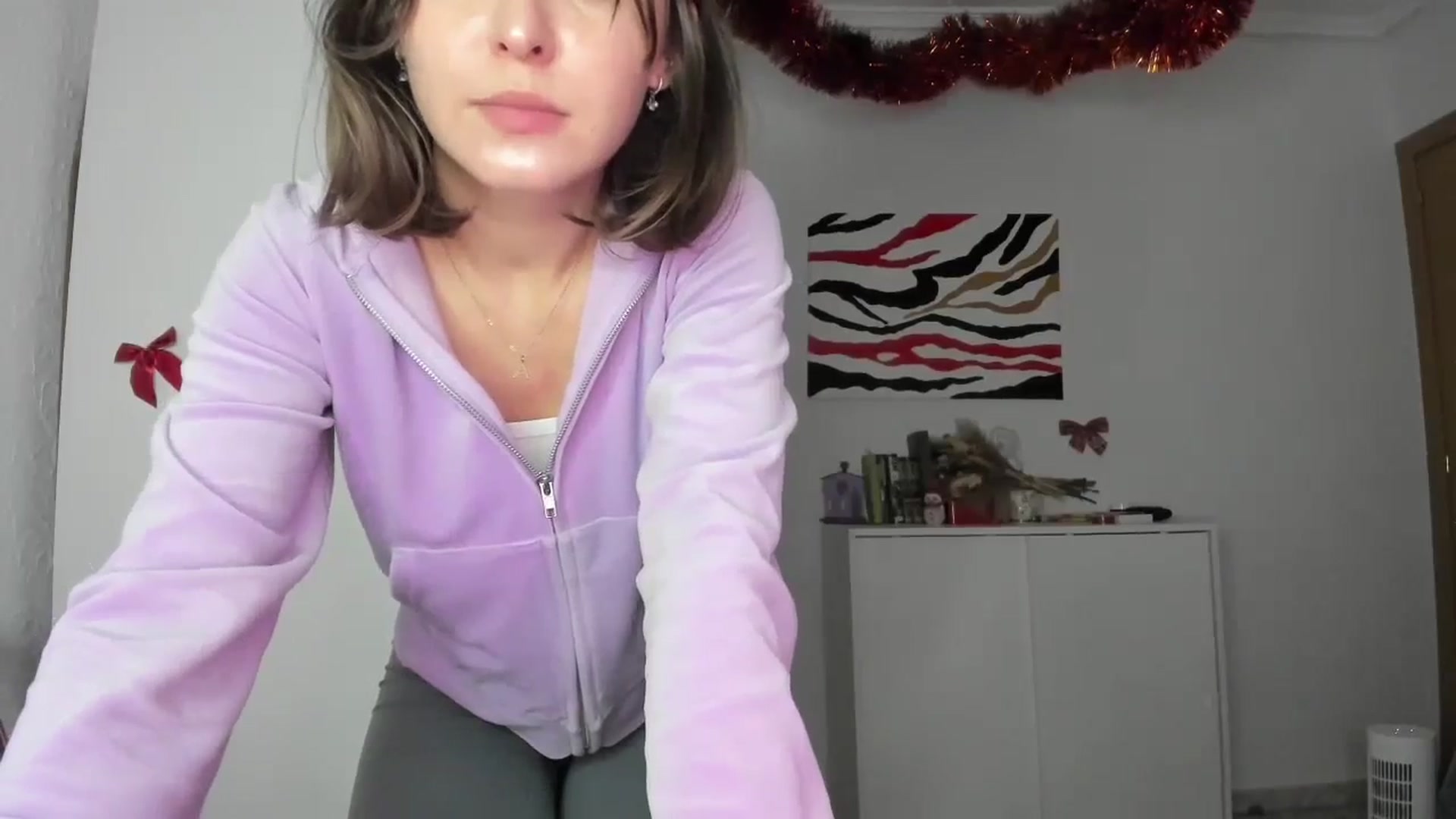 Gallery image thumbnail from AhahaGirl's myfreecams stream on, 01/06/2025, 18:31 image 18 of 20