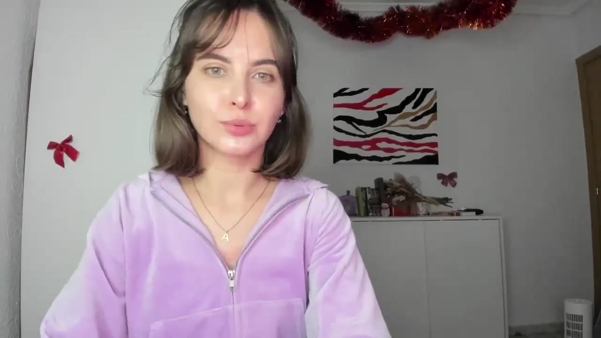 Gallery image thumbnail from AhahaGirl's myfreecams stream on, 01/06/2025, 18:31 image 11 of 20