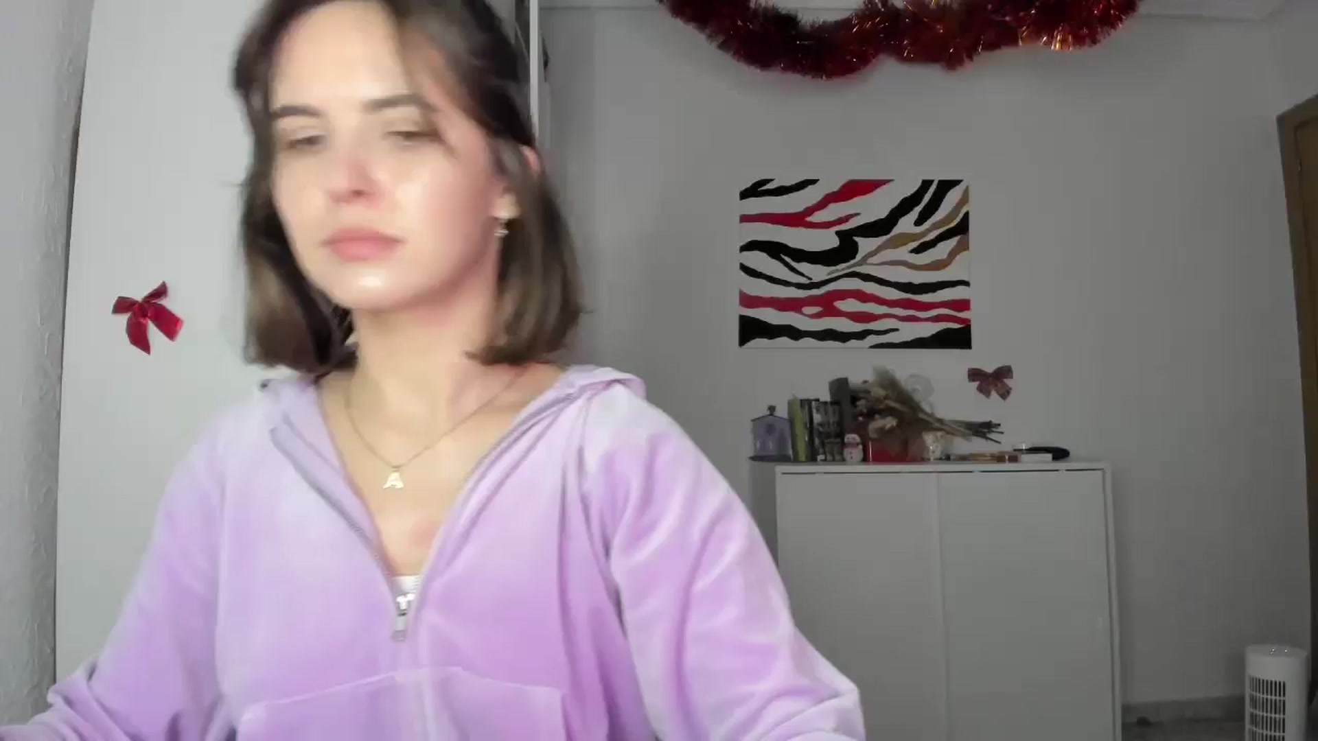 Gallery image thumbnail from AhahaGirl's myfreecams stream on, 01/06/2025, 18:31 image 1 of 20