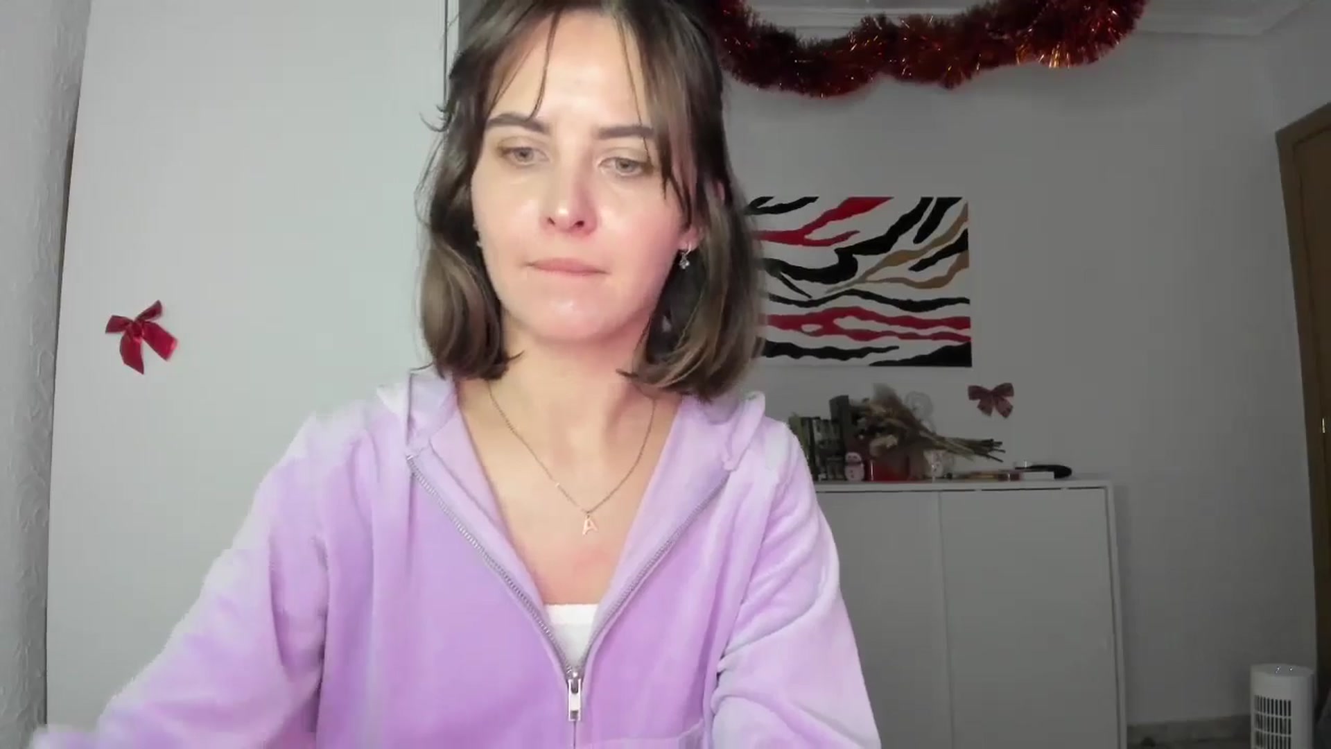 Gallery image thumbnail from AhahaGirl's myfreecams stream on, 01/06/2025, 18:31 image 20 of 20