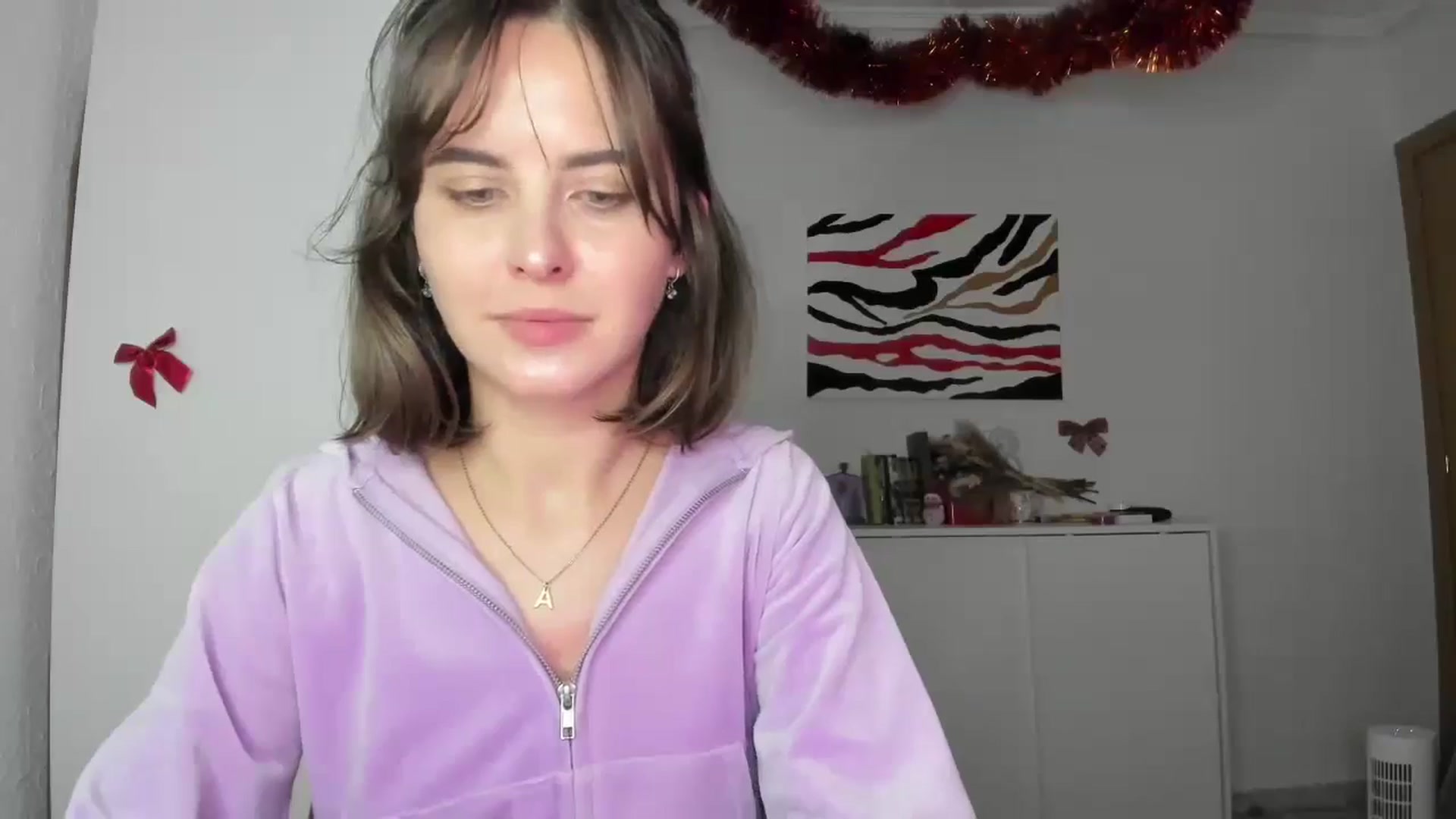 Gallery image thumbnail from AhahaGirl's myfreecams stream on, 01/06/2025, 18:31 image 12 of 20