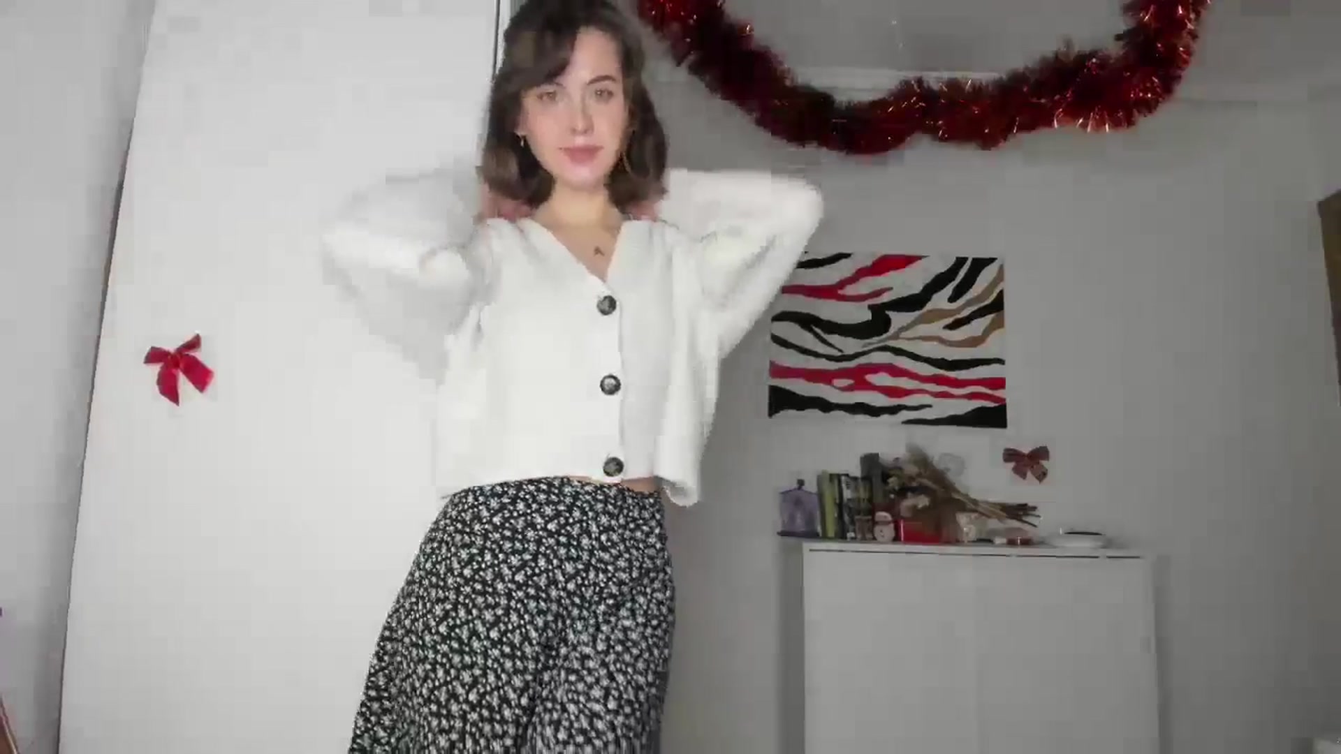 Gallery image thumbnail from AhahaGirl's myfreecams stream on, 01/07/2025, 16:51 image 2 of 20