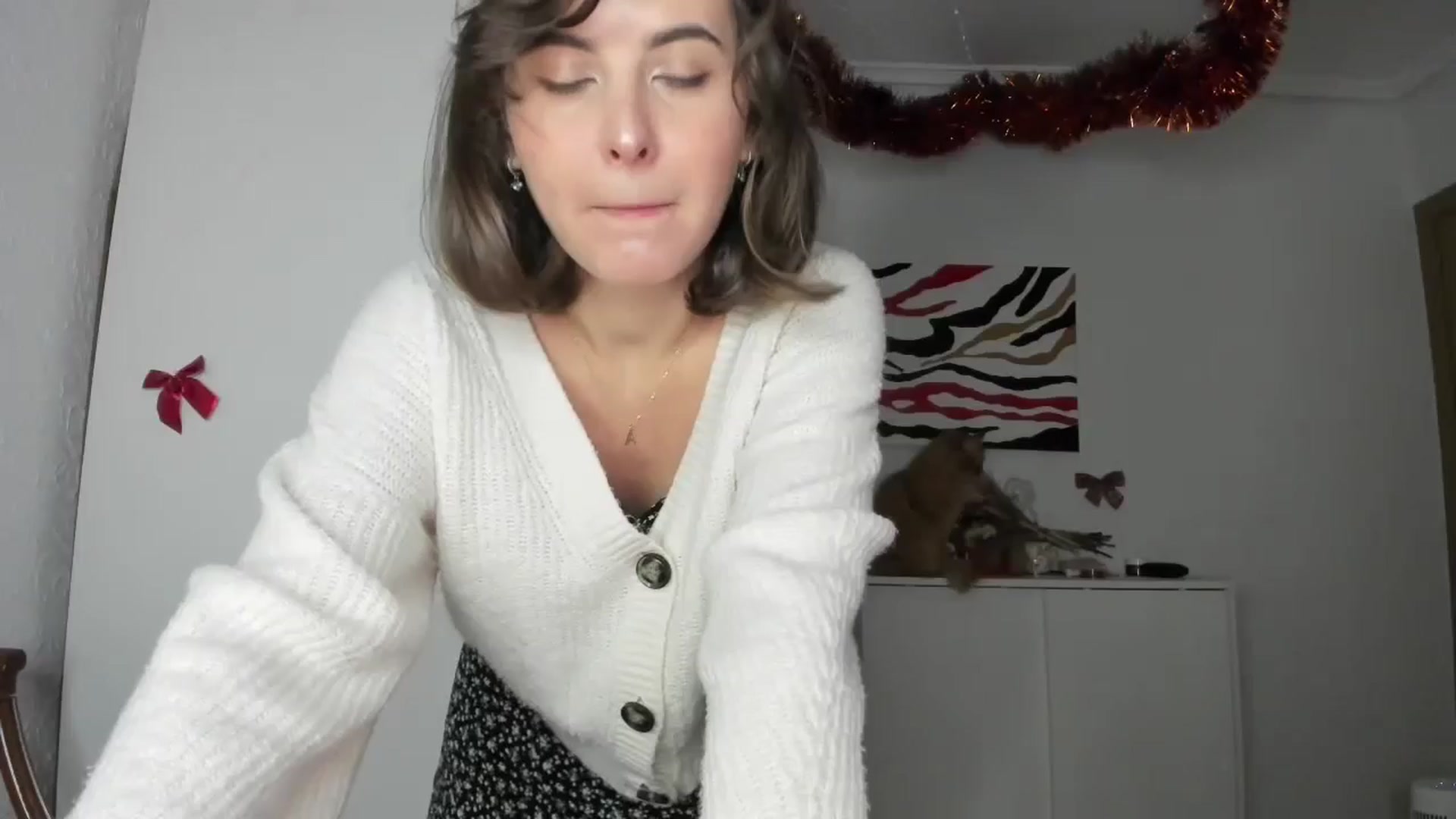 Gallery image thumbnail from AhahaGirl's myfreecams stream on, 01/07/2025, 17:20 image 15 of 20