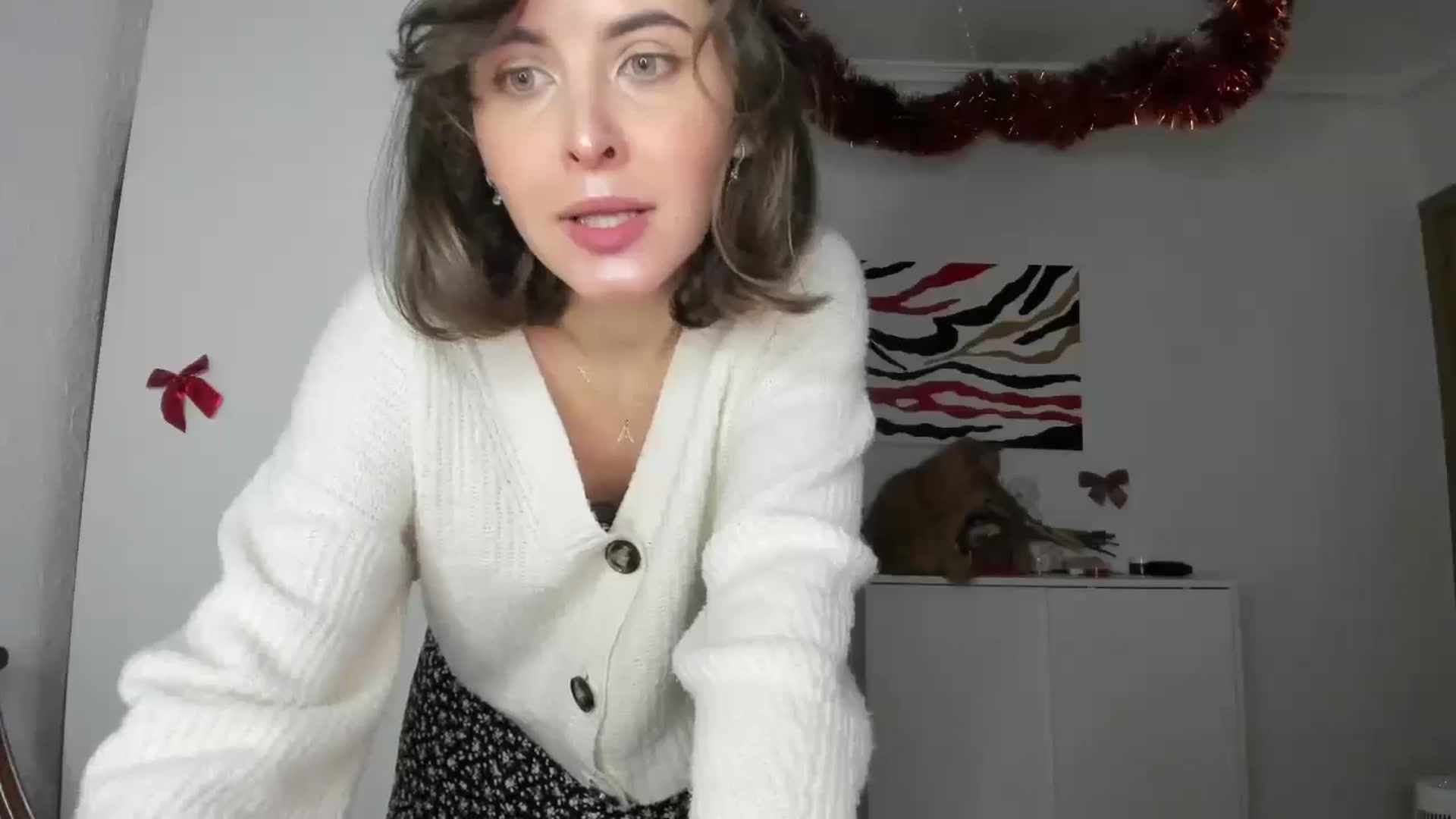 Gallery image thumbnail from AhahaGirl's myfreecams stream on, 01/07/2025, 17:20 image 5 of 20