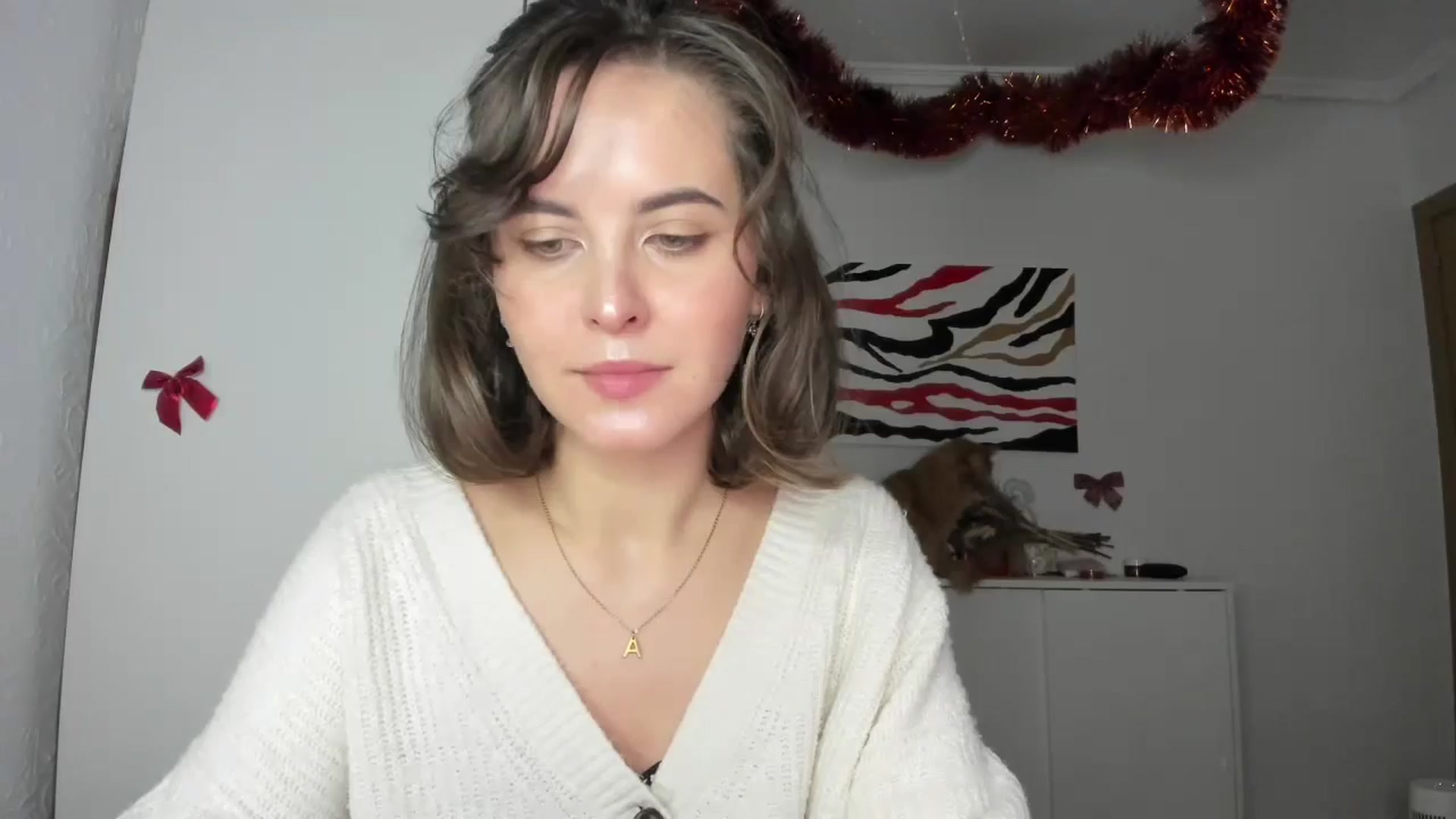 Gallery image thumbnail from AhahaGirl's myfreecams stream on, 01/07/2025, 17:20 image 13 of 20