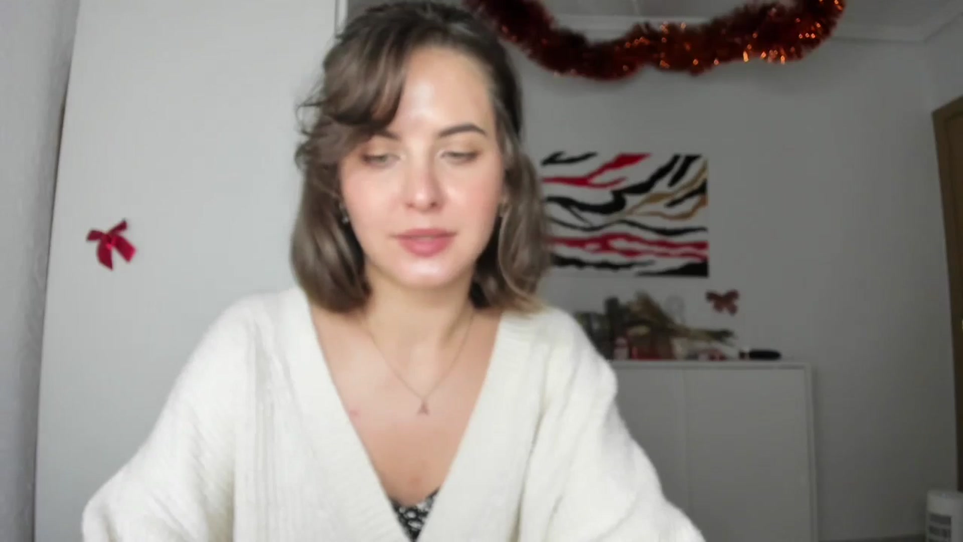 Gallery image thumbnail from AhahaGirl's myfreecams stream on, 01/07/2025, 20:55 image 12 of 20