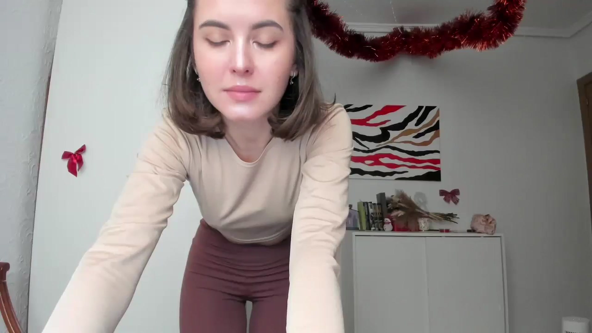 Gallery image thumbnail from AhahaGirl's myfreecams stream on, 01/08/2025, 12:06 image 18 of 20