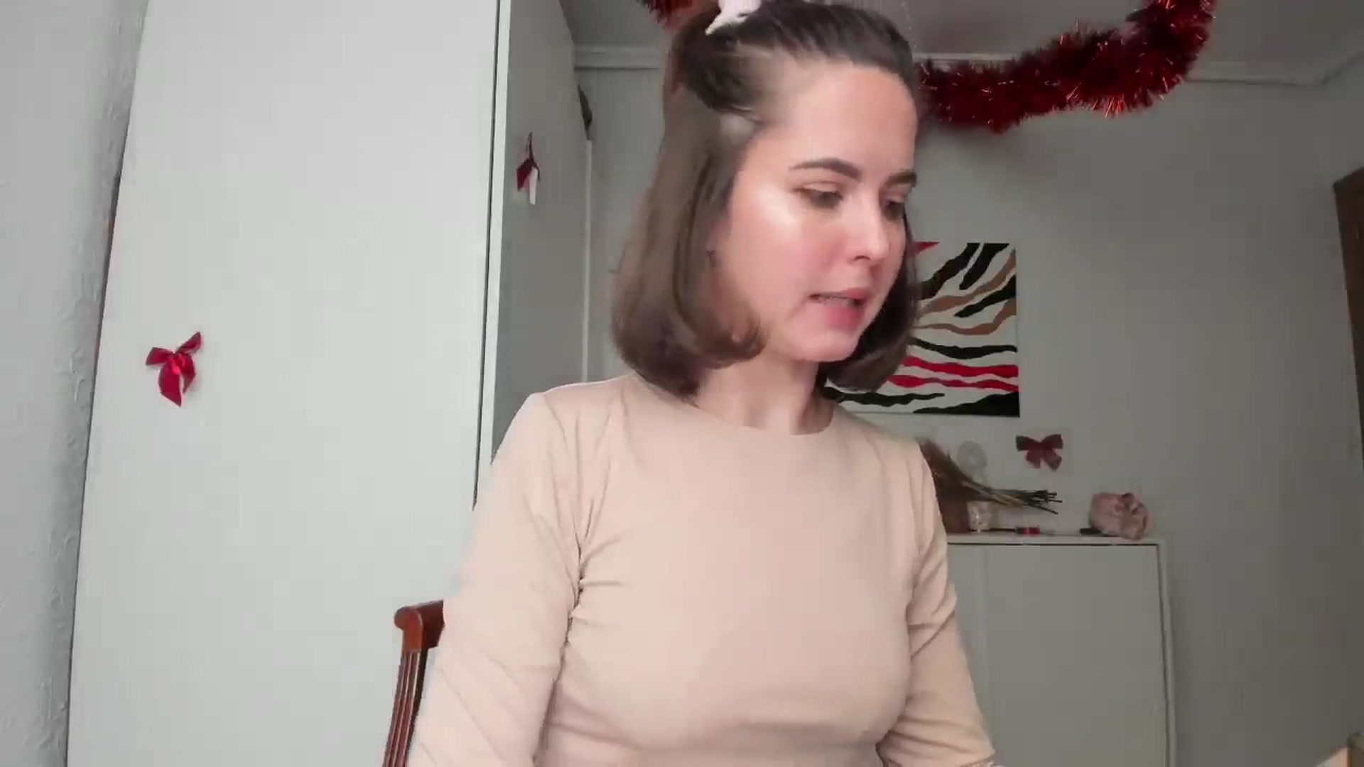 Gallery image thumbnail from AhahaGirl's myfreecams stream on, 01/08/2025, 12:06 image 8 of 20
