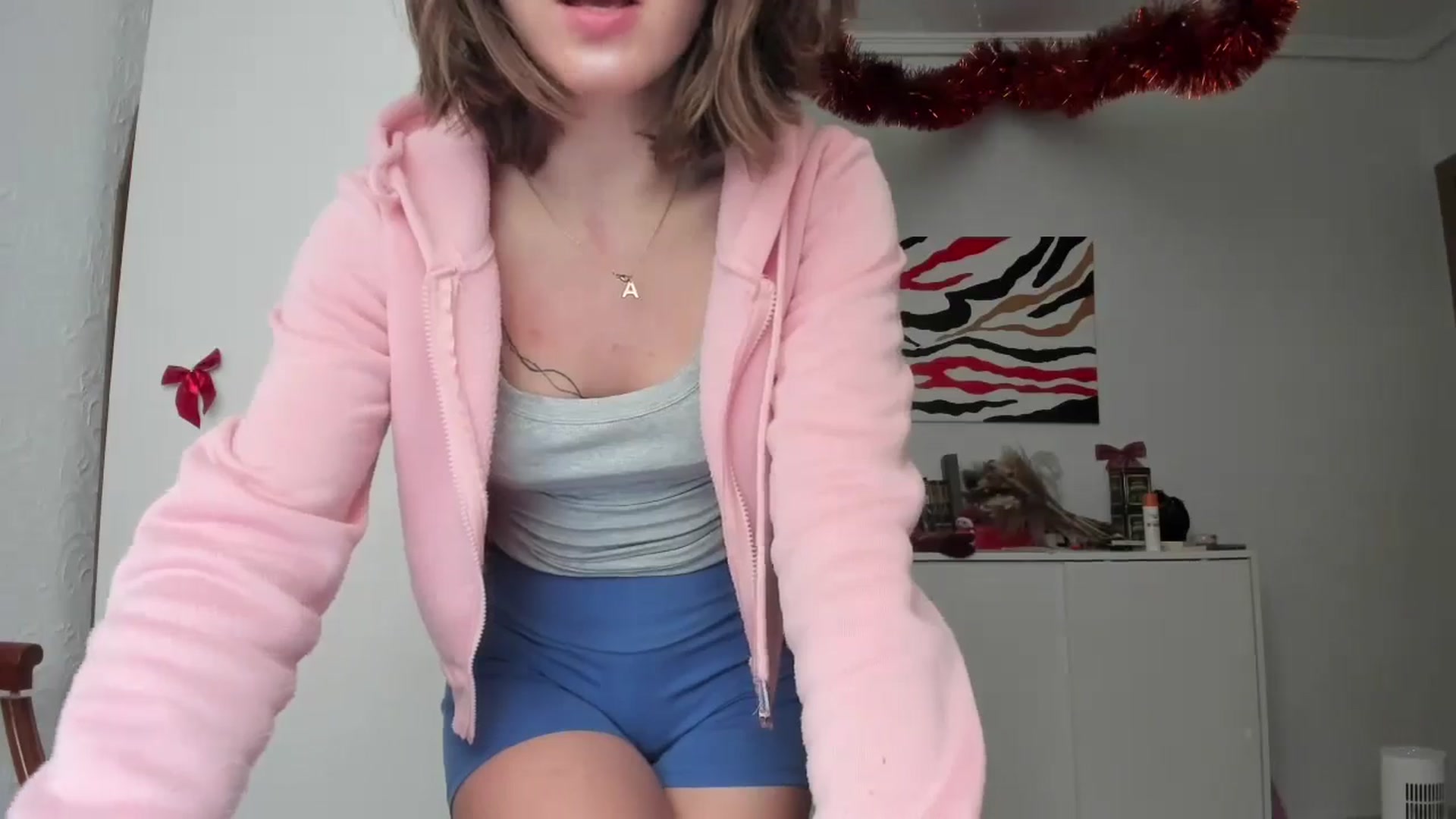 Gallery image thumbnail from AhahaGirl's myfreecams stream on, 01/15/2025, 13:29 image 5 of 20