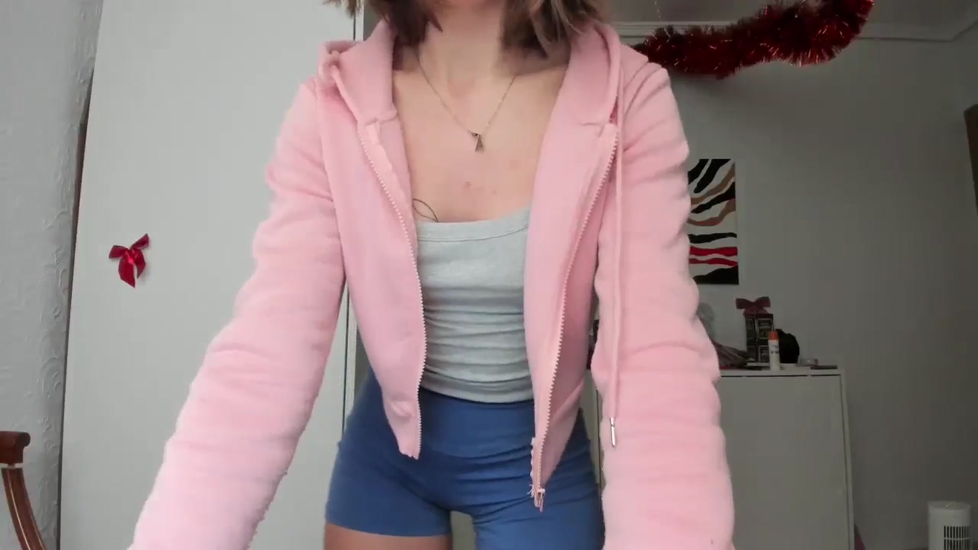 Gallery image thumbnail from AhahaGirl's myfreecams stream on, 01/15/2025, 13:29 image 3 of 20