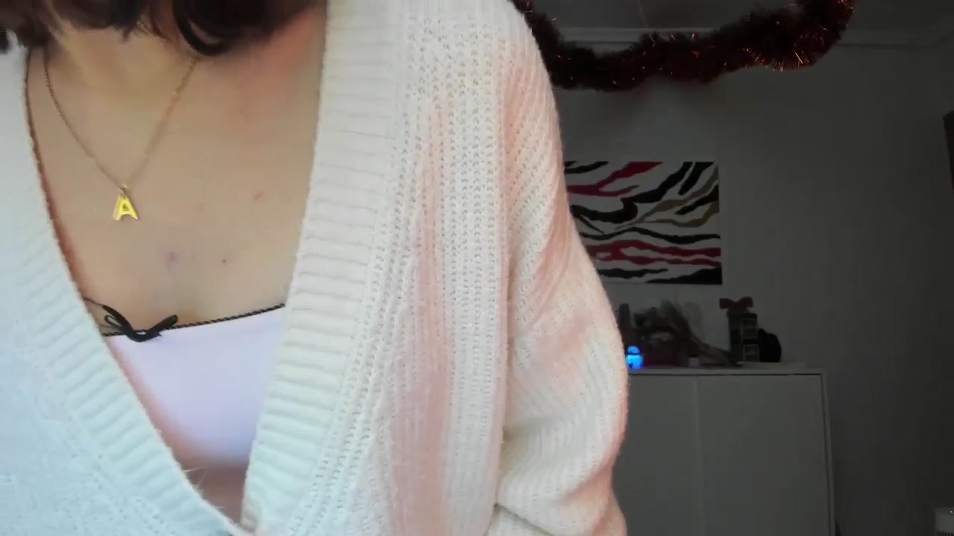Gallery image thumbnail from AhahaGirl's myfreecams stream on, 01/16/2025, 15:25 image 7 of 20