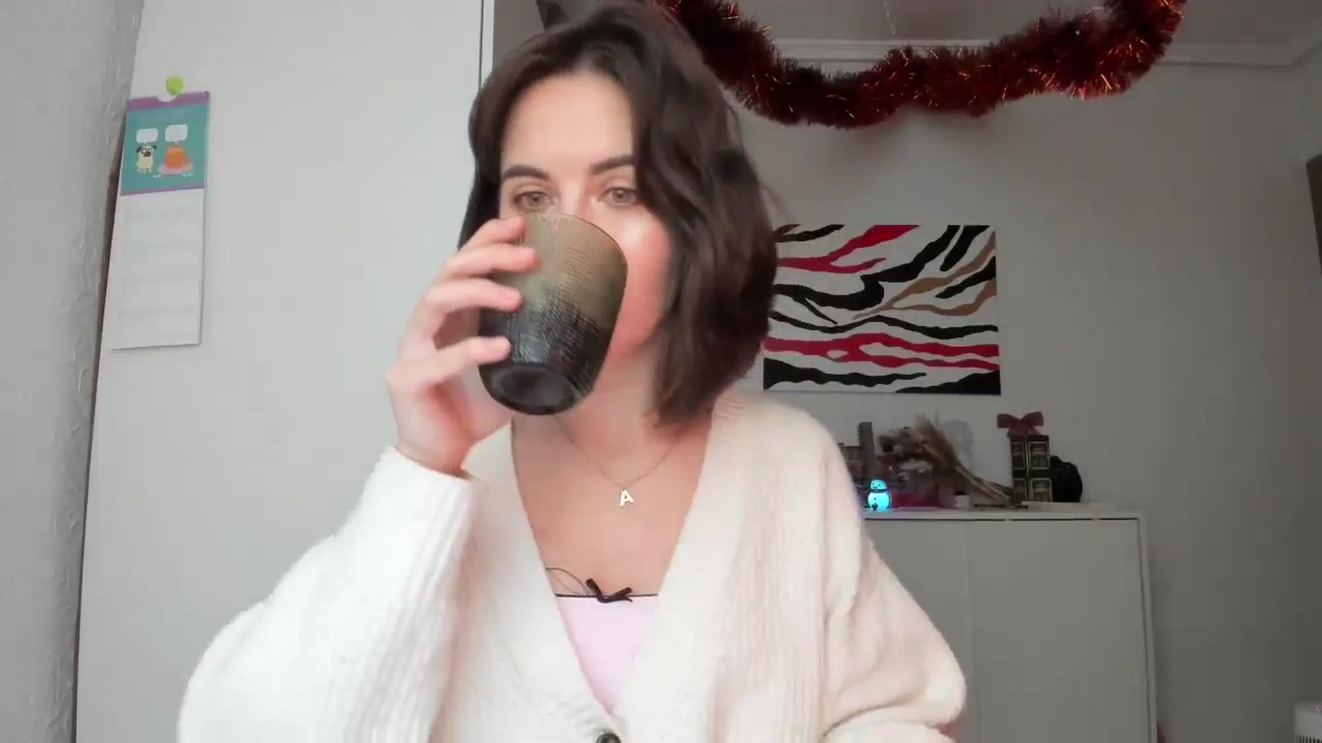 Gallery image thumbnail from AhahaGirl's myfreecams stream on, 01/16/2025, 15:25 image 17 of 20