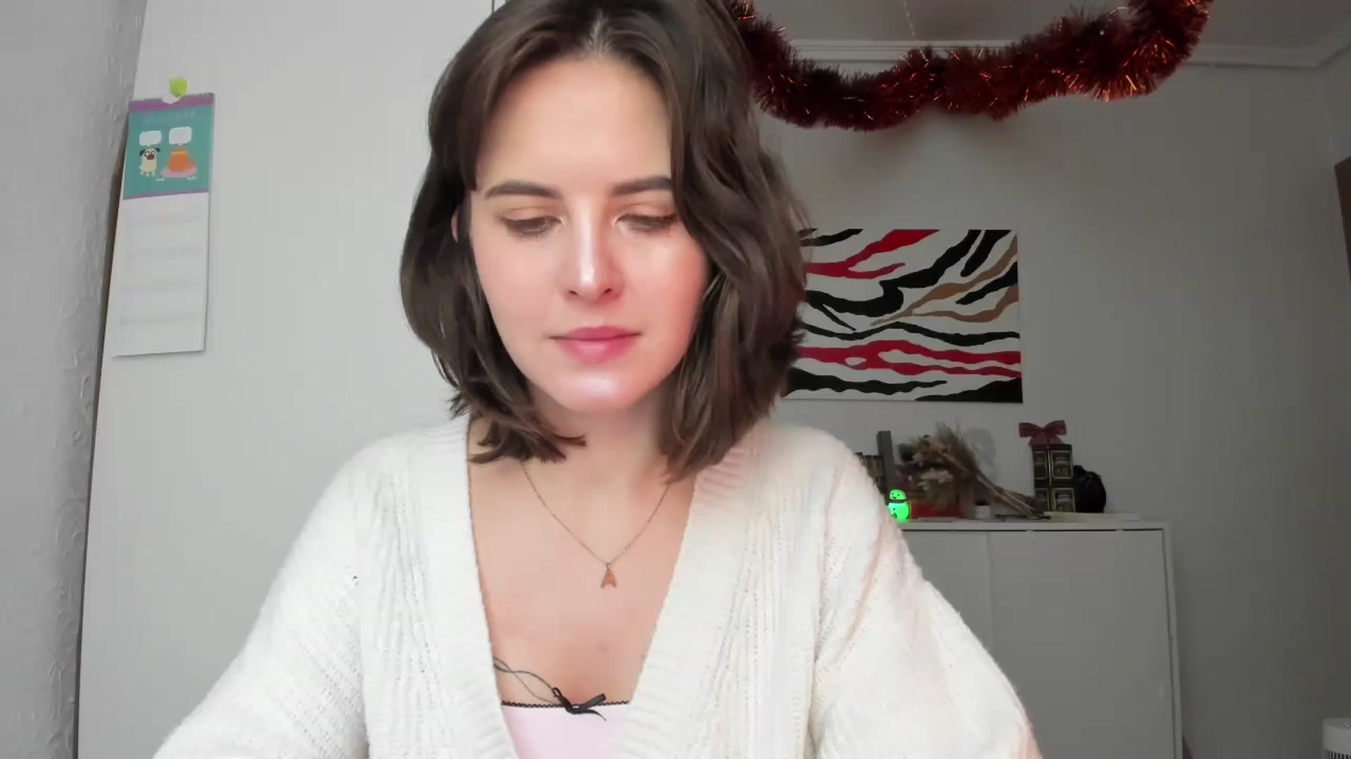 Gallery image thumbnail from AhahaGirl's myfreecams stream on, 01/16/2025, 15:25 image 15 of 20