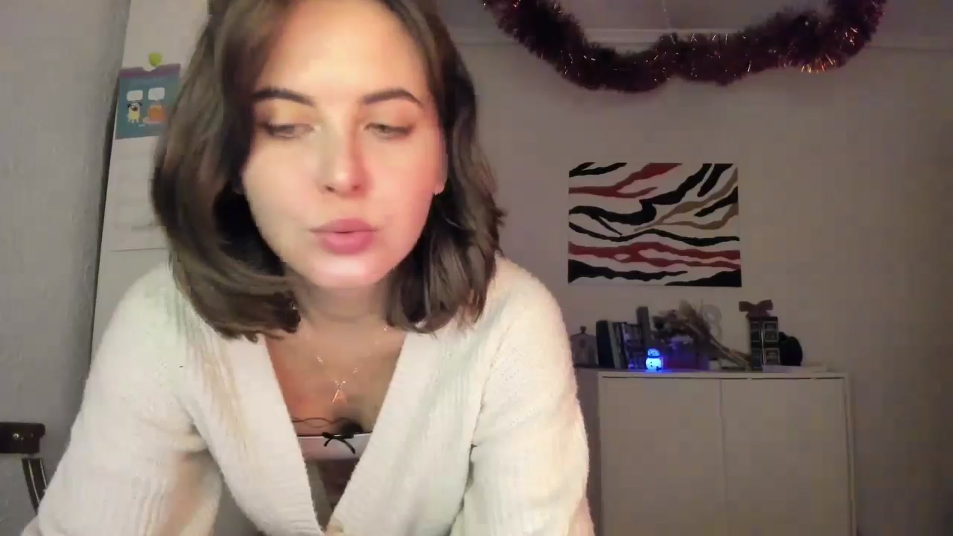 Gallery image thumbnail from AhahaGirl's myfreecams stream on, 01/16/2025, 19:07 image 7 of 20