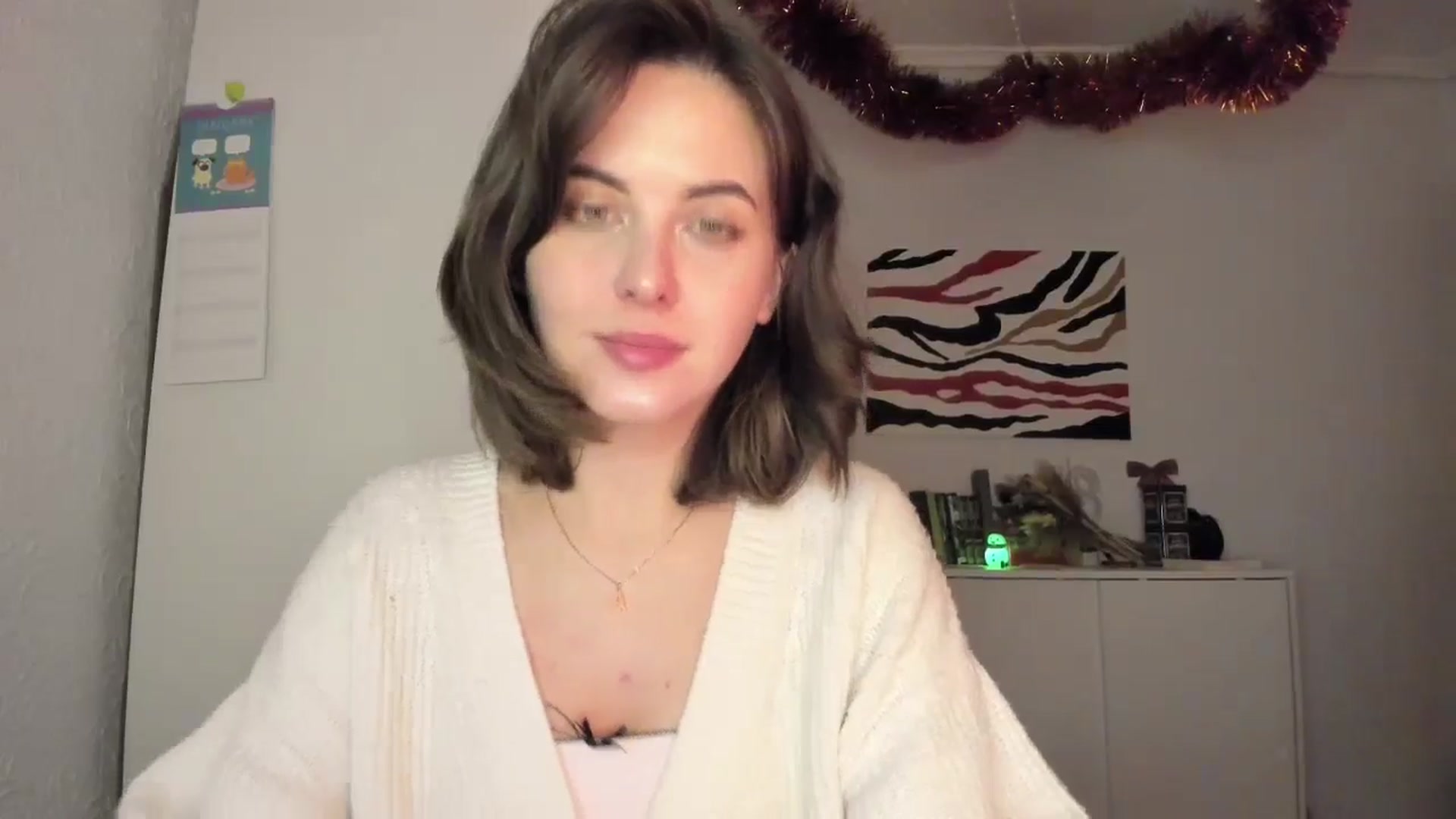 Gallery image thumbnail from AhahaGirl's myfreecams stream on, 01/16/2025, 19:07 image 10 of 20