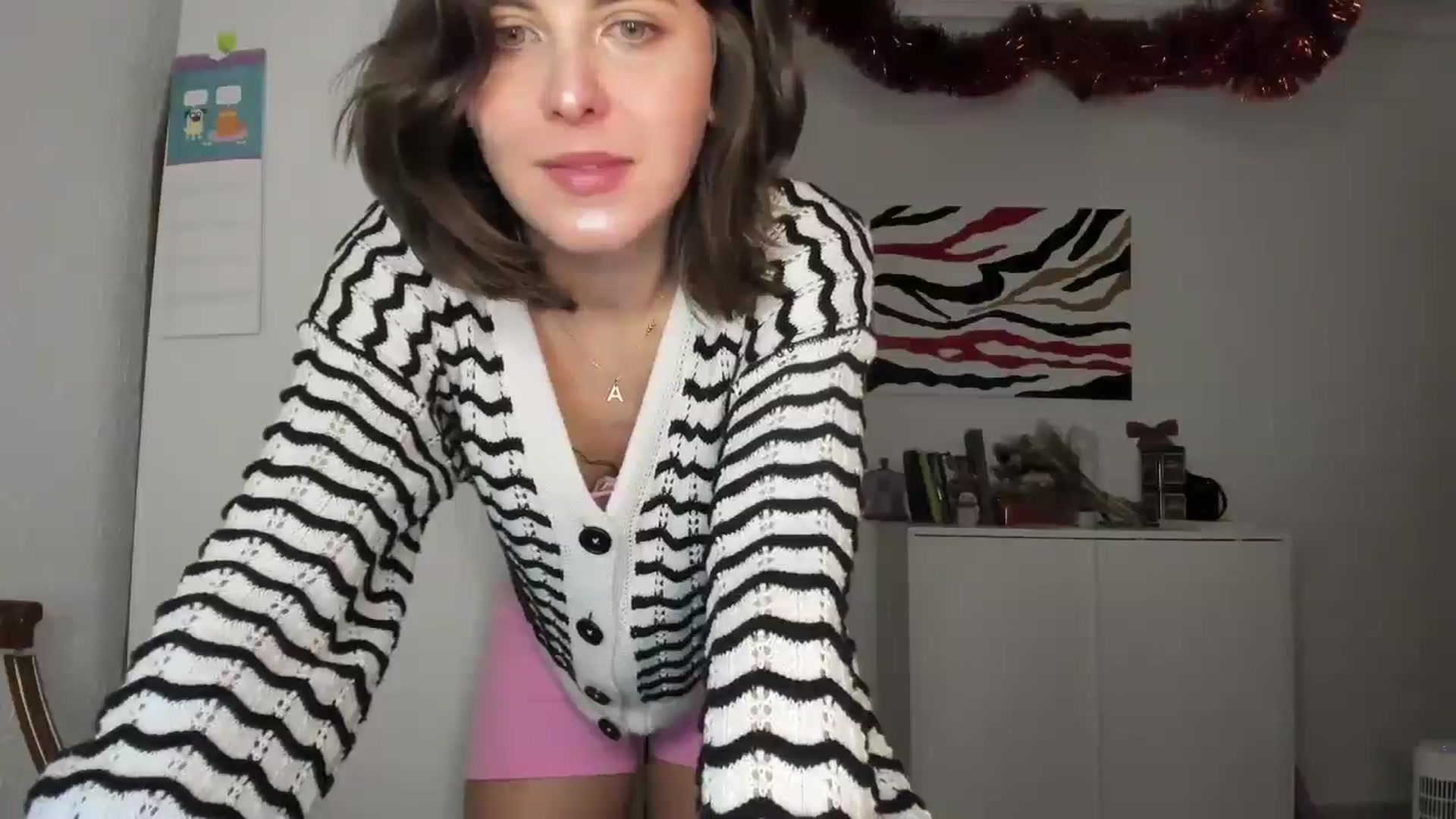 Gallery image thumbnail from AhahaGirl's myfreecams stream on, 01/17/2025, 16:10 image 19 of 20