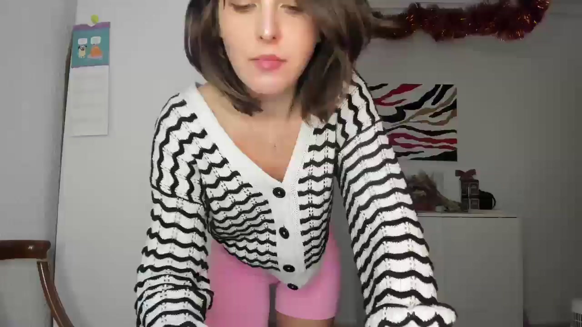 Gallery image thumbnail from AhahaGirl's myfreecams stream on, 01/17/2025, 16:10 image 4 of 20