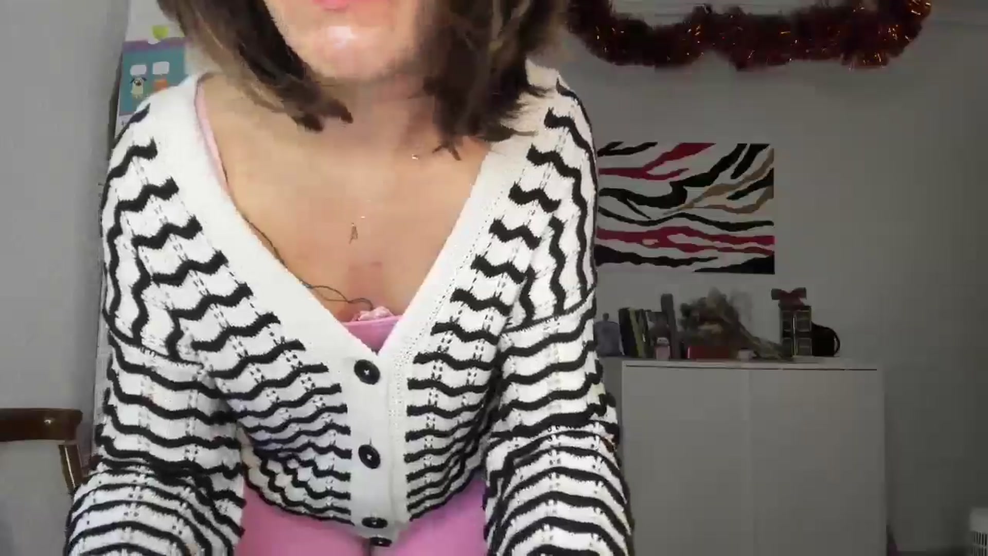 Gallery image thumbnail from AhahaGirl's myfreecams stream on, 01/17/2025, 16:10 image 6 of 20
