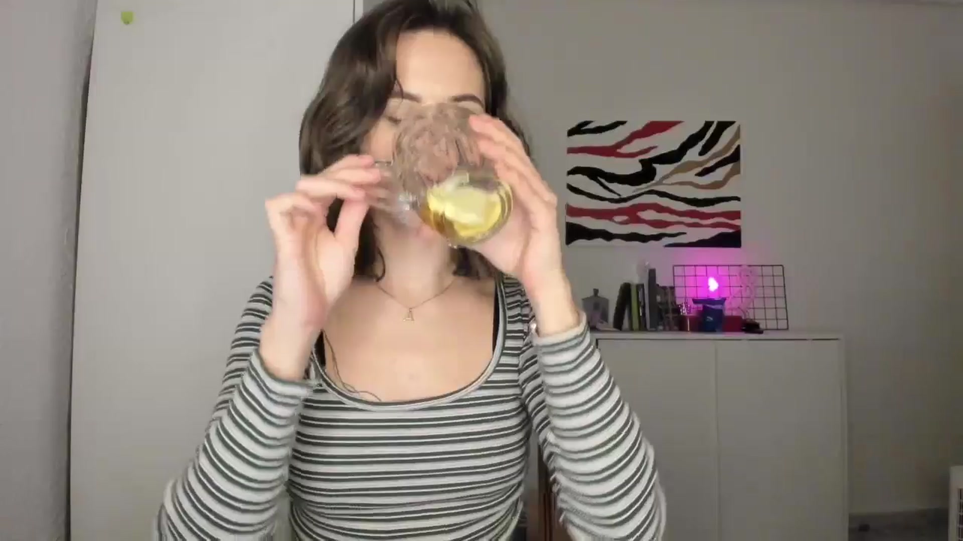 Gallery image thumbnail from AhahaGirl's myfreecams stream on, 01/26/2025, 21:11 image 6 of 20