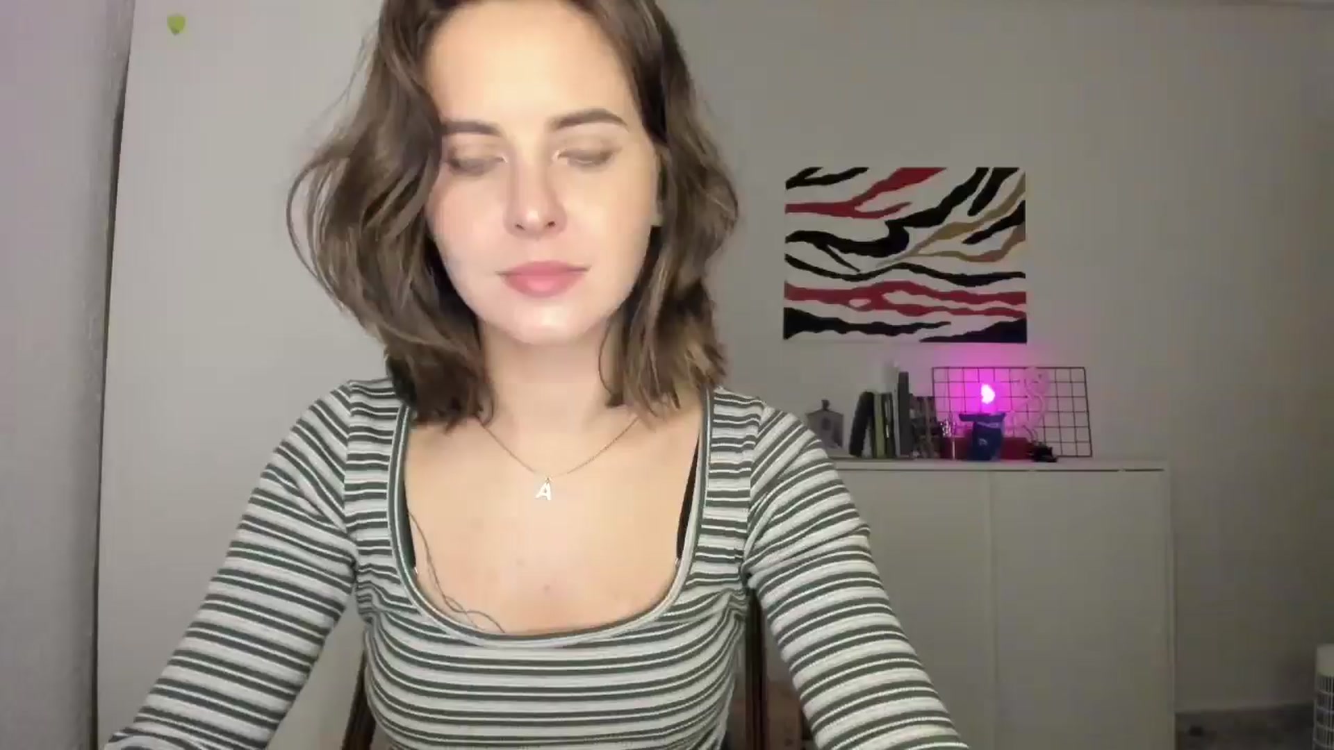Gallery image thumbnail from AhahaGirl's myfreecams stream on, 01/26/2025, 21:11 image 8 of 20