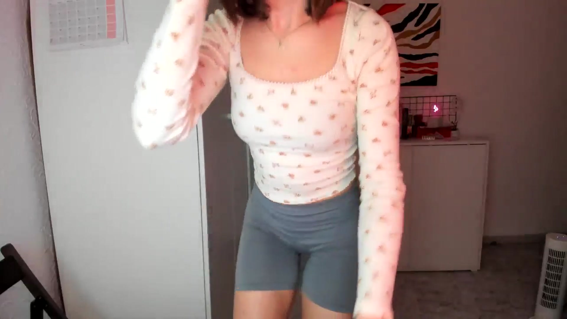 Gallery image thumbnail from AhahaGirl's myfreecams stream on, 03/07/2025, 16:38 image 12 of 20