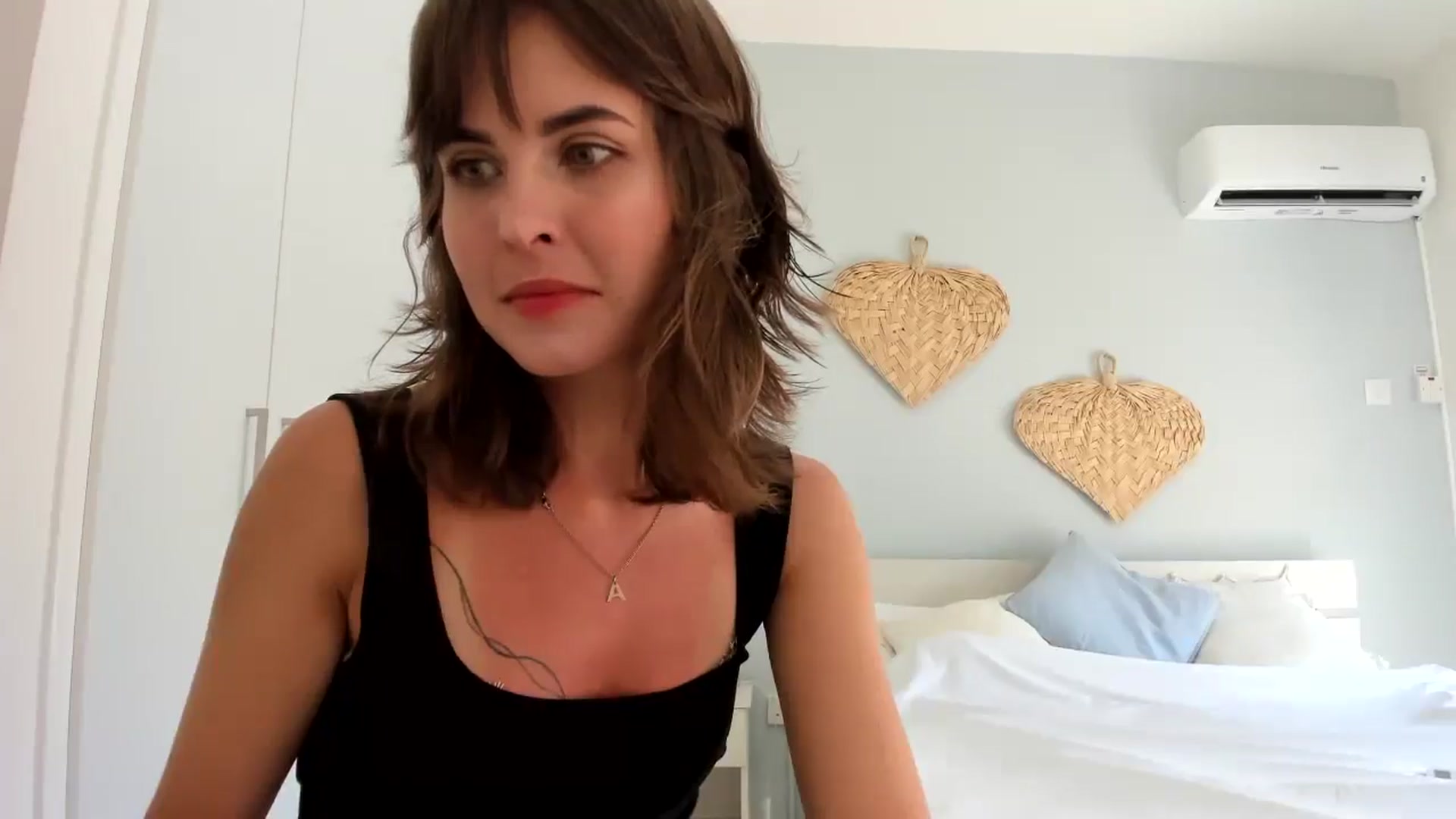 Gallery image thumbnail from AhahaGirl's myfreecams stream on, 05/21/2025, 12:41 image 5 of 20