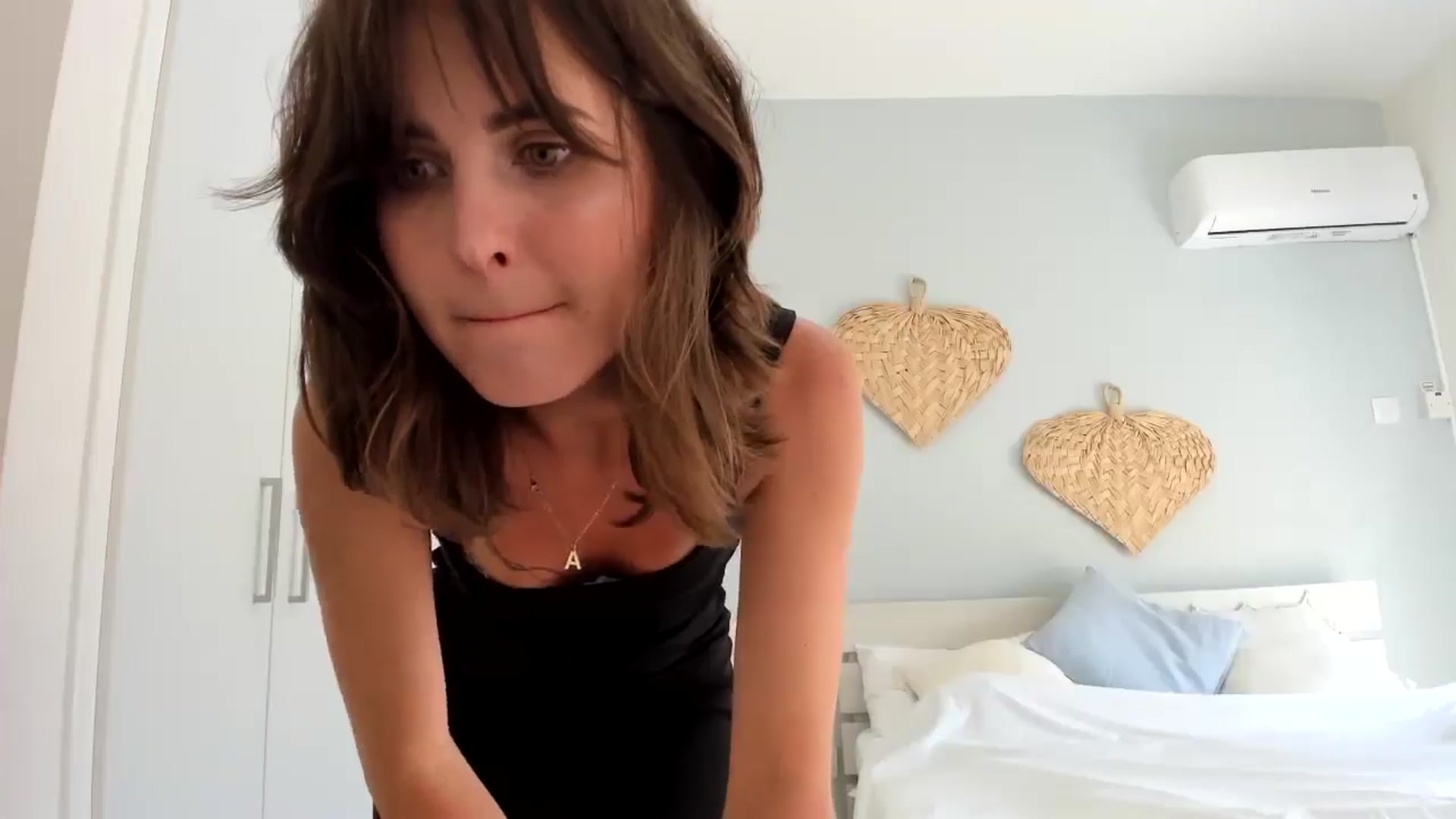Gallery image thumbnail from AhahaGirl's myfreecams stream on, 05/21/2025, 12:55 image 16 of 20