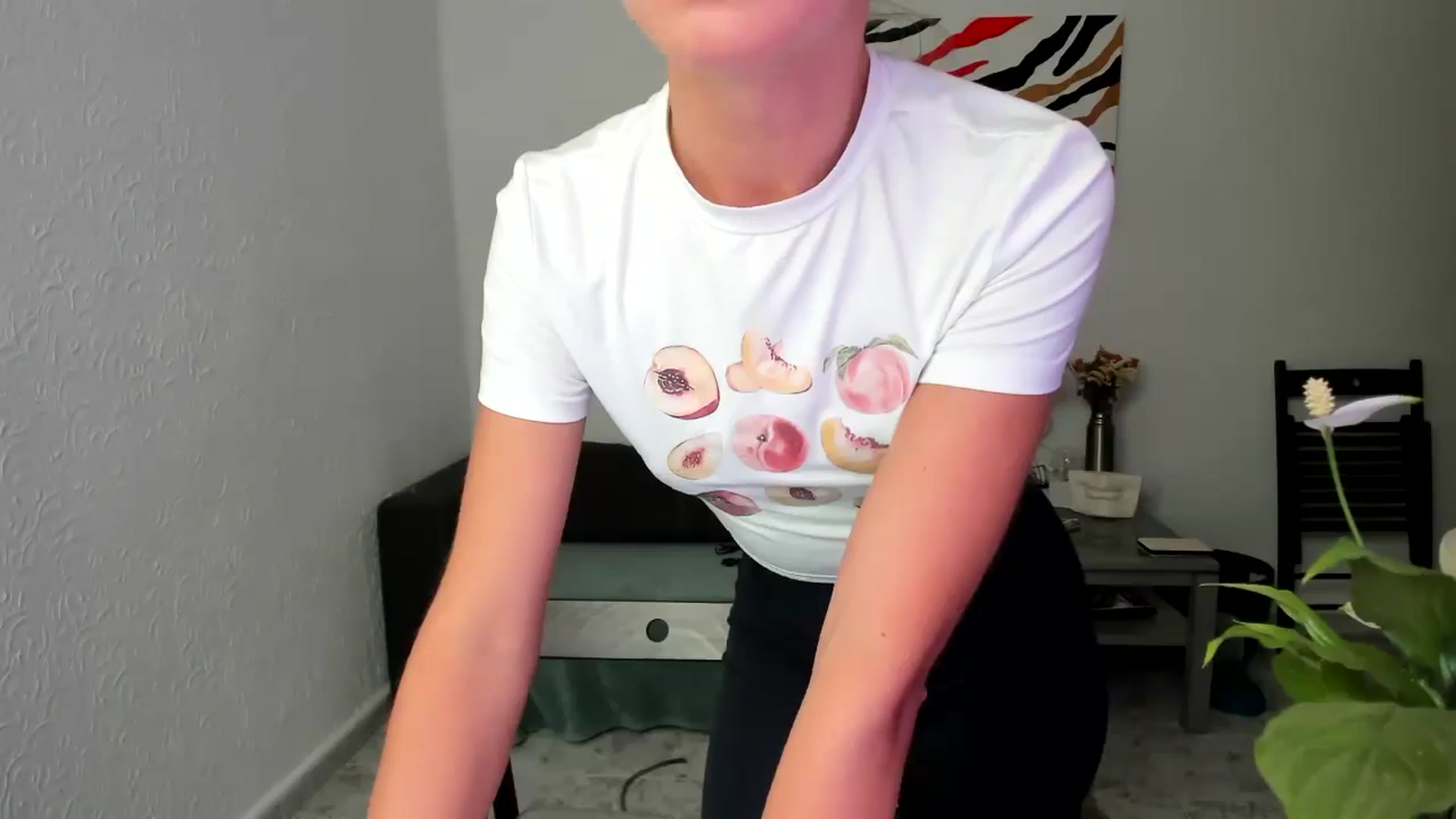 Gallery image thumbnail from AhahaGirl's myfreecams stream on, 06/04/2025, 14:44 image 18 of 20