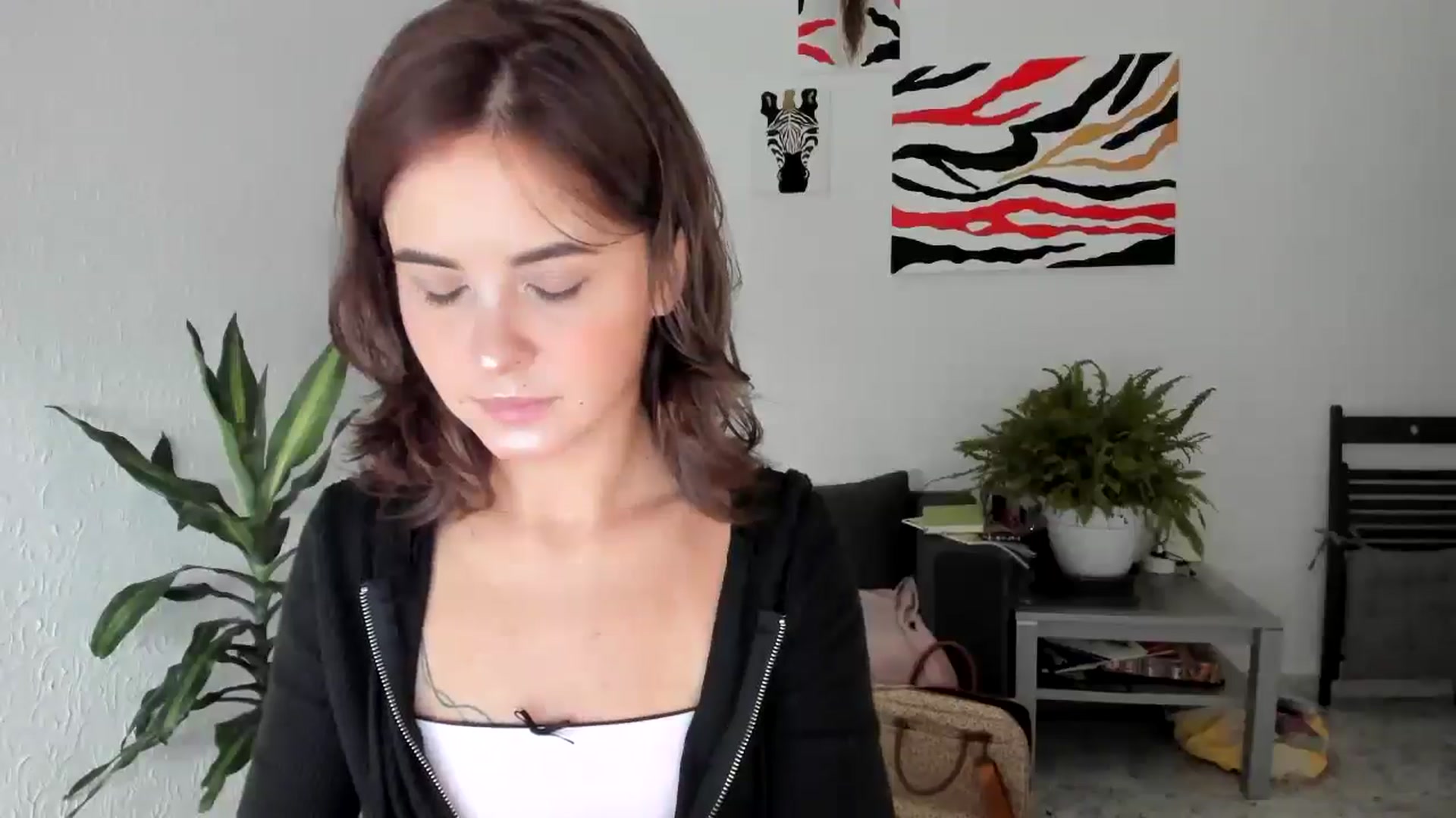 Gallery image thumbnail from AhahaGirl's myfreecams stream on, 08/06/2025, 12:34 image 12 of 20