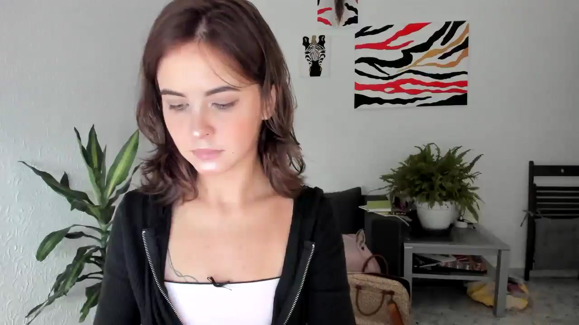 Gallery image thumbnail from AhahaGirl's myfreecams stream on, 08/06/2025, 12:34 image 10 of 20