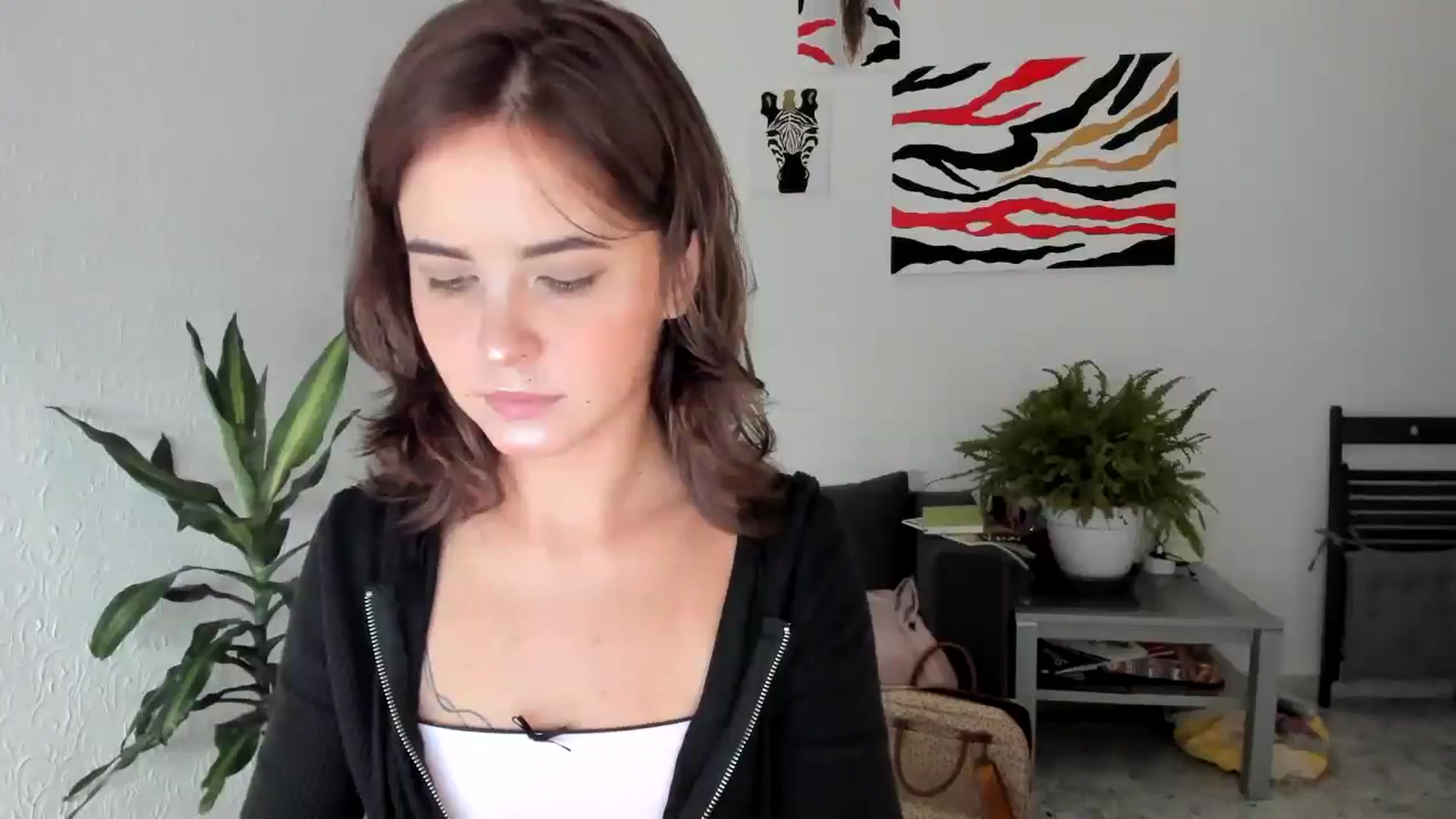 Gallery image thumbnail from AhahaGirl's myfreecams stream on, 08/06/2025, 12:34 image 13 of 20