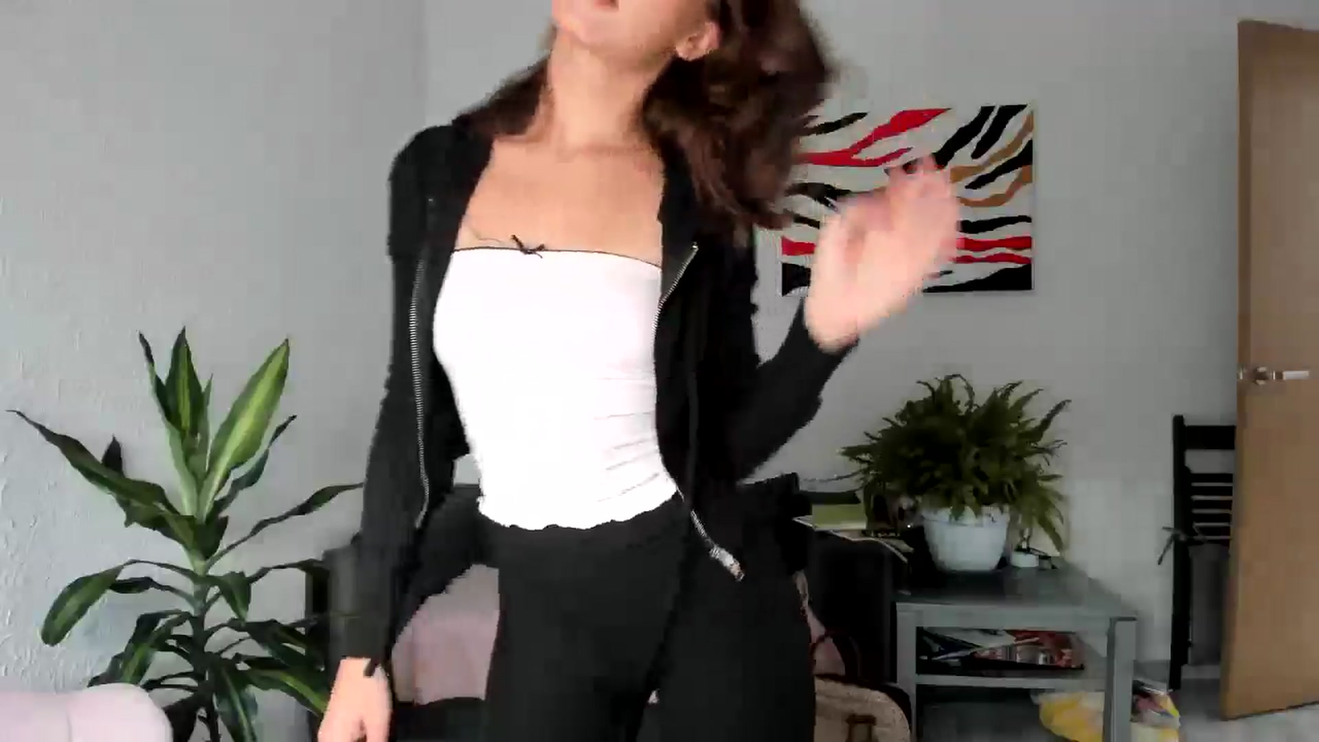 Gallery image thumbnail from AhahaGirl's myfreecams stream on, 08/06/2025, 13:06 image 9 of 20