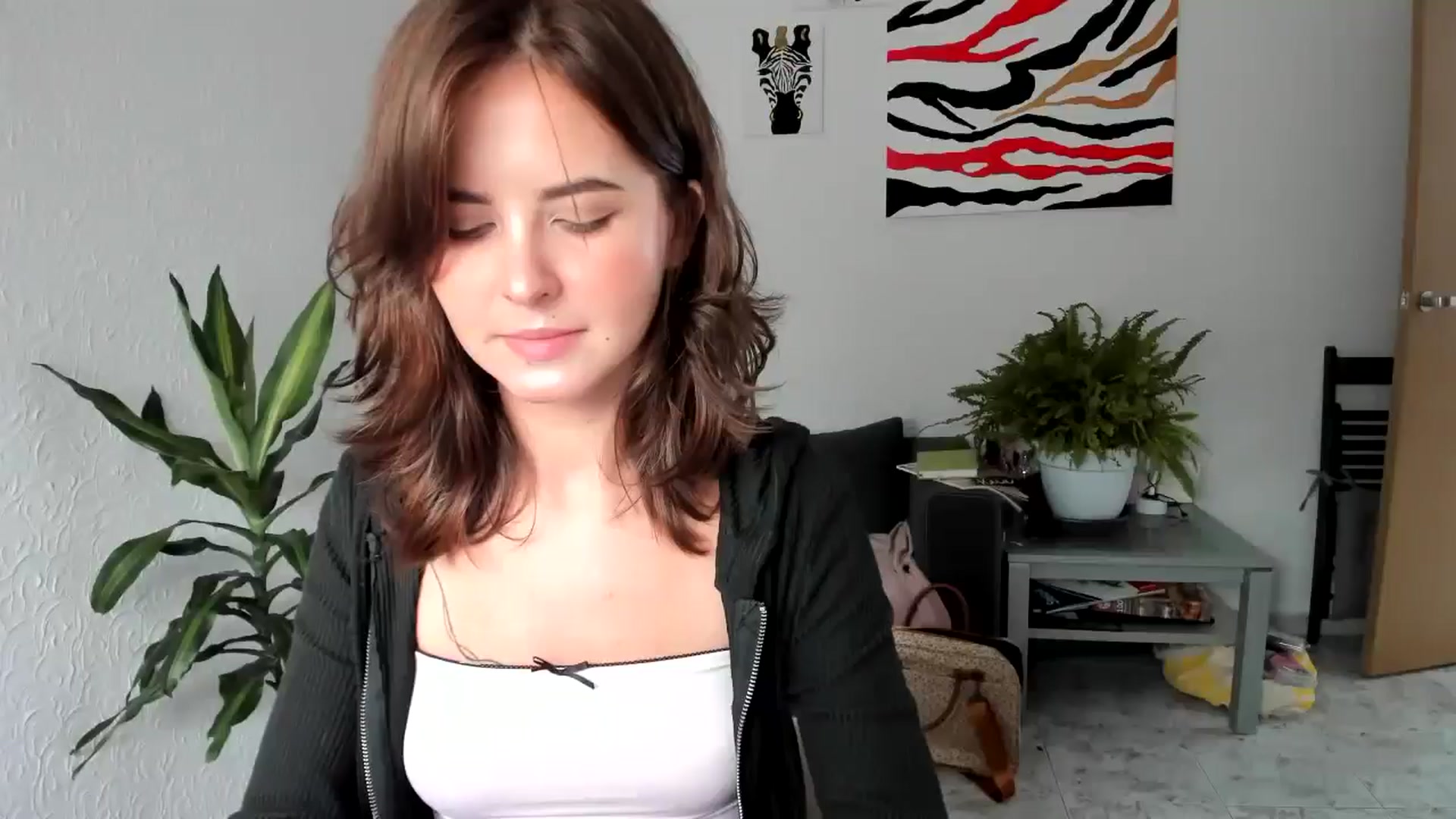Gallery image thumbnail from AhahaGirl's myfreecams stream on, 08/06/2025, 13:06 image 18 of 20