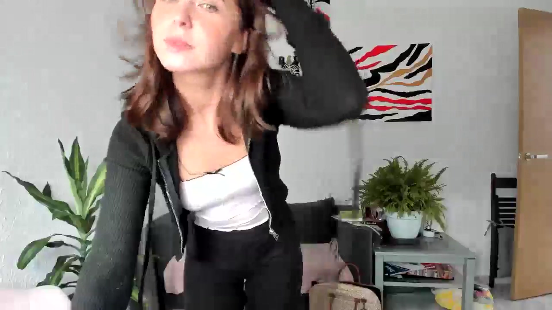 Gallery image thumbnail from AhahaGirl's myfreecams stream on, 08/06/2025, 13:06 image 8 of 20