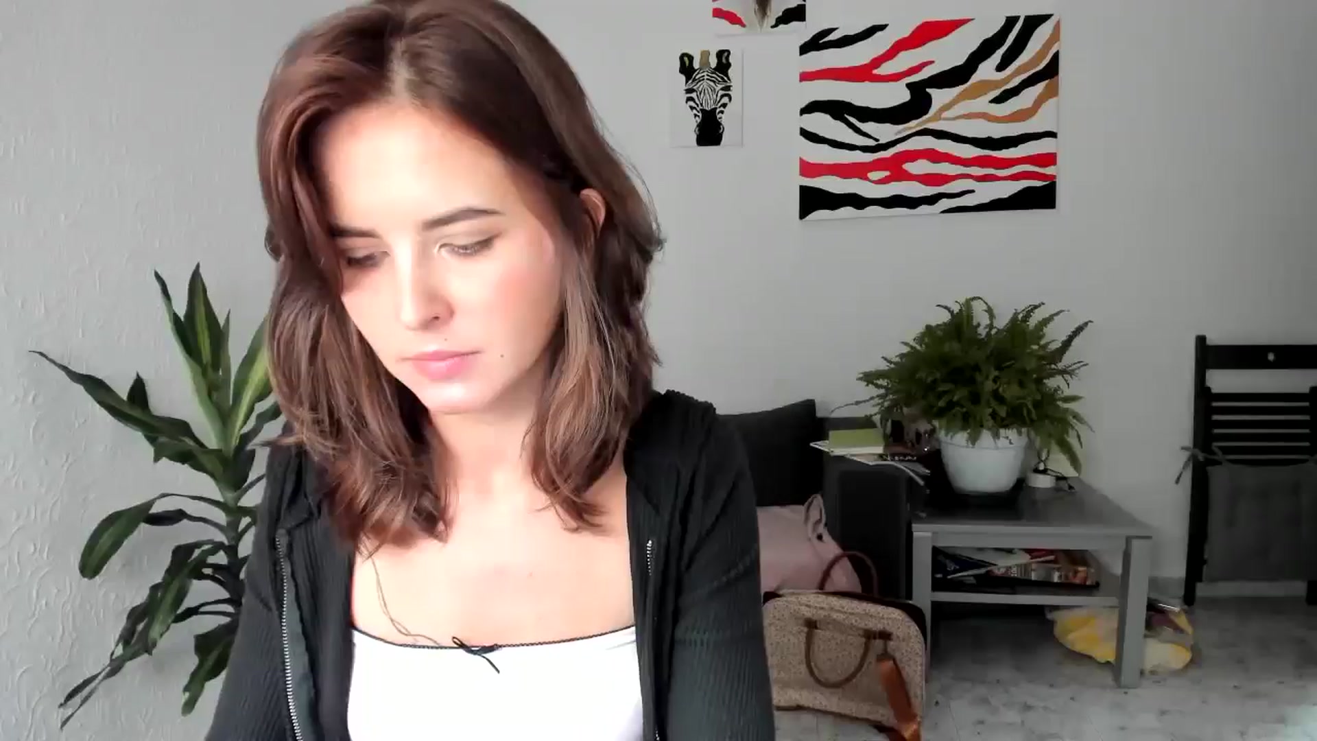 Gallery image thumbnail from AhahaGirl's myfreecams stream on, 08/06/2025, 14:17 image 14 of 20