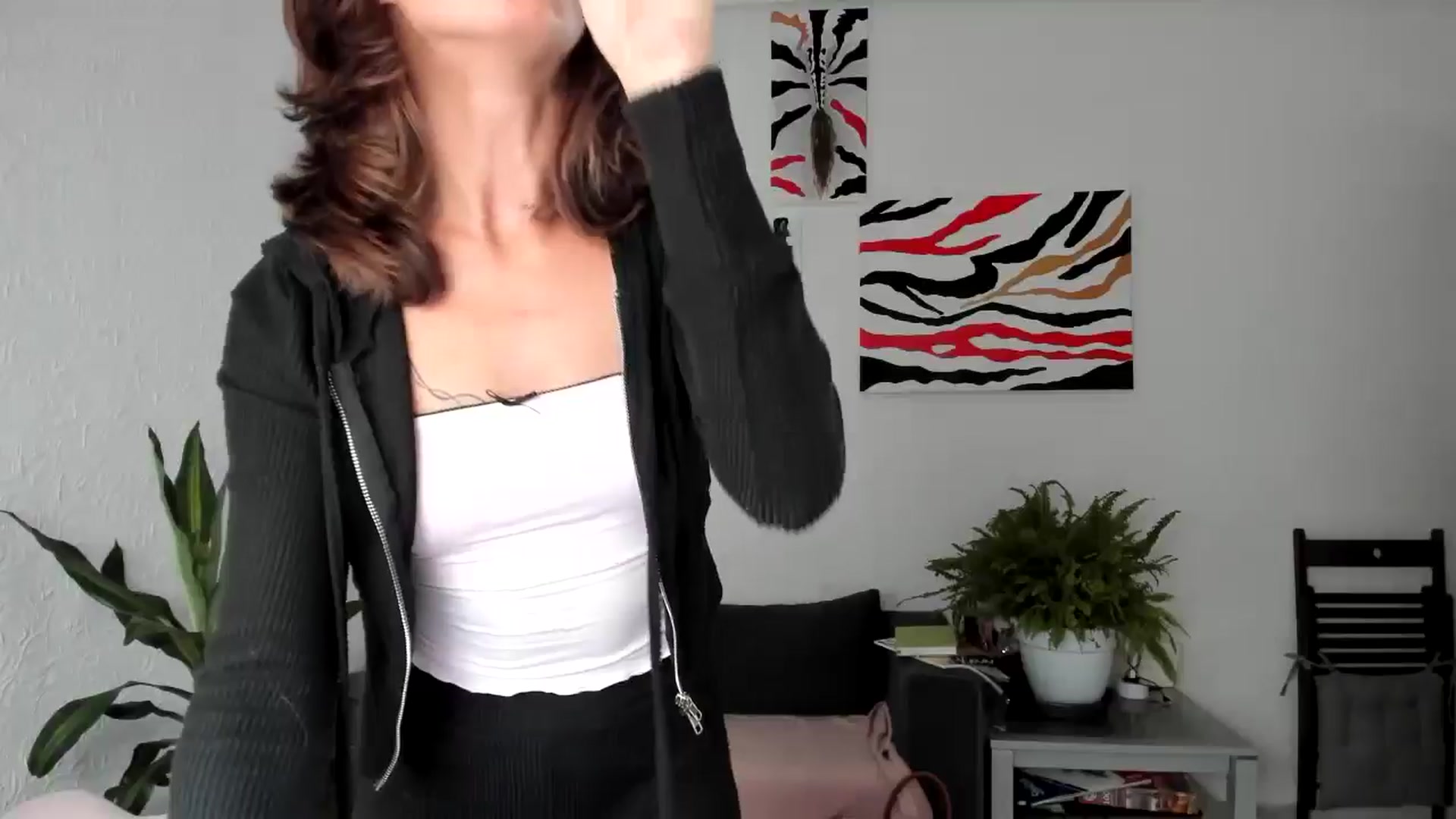 Gallery image thumbnail from AhahaGirl's myfreecams stream on, 08/06/2025, 14:17 image 3 of 20