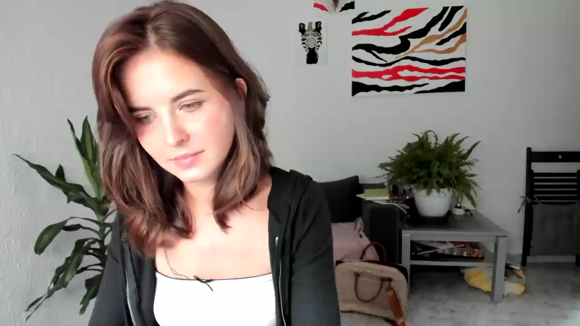 Gallery image thumbnail from AhahaGirl's myfreecams stream on, 08/06/2025, 14:17 image 13 of 20