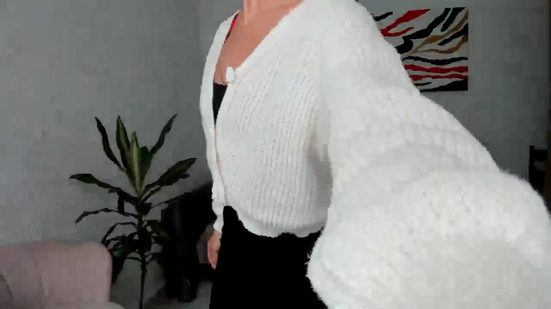 Gallery image thumbnail from AhahaGirl's myfreecams stream on, 08/07/2025, 13:41 image 7 of 20