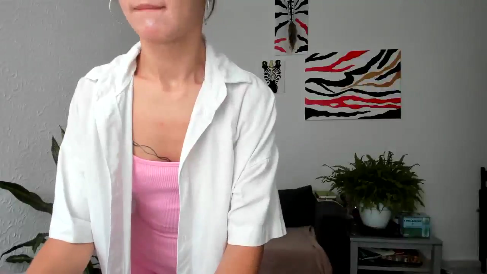 Gallery image thumbnail from AhahaGirl's myfreecams stream on, 08/08/2025, 13:03 image 2 of 20