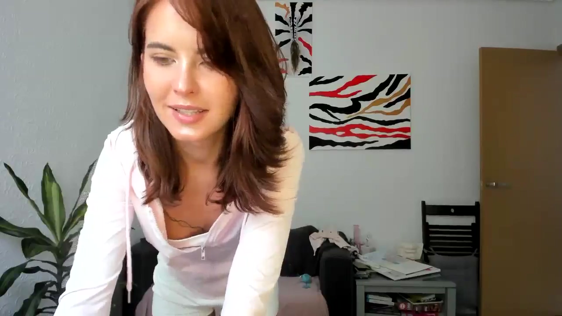 Gallery image thumbnail from AhahaGirl's myfreecams stream on, 08/23/2025, 13:12 image 12 of 20