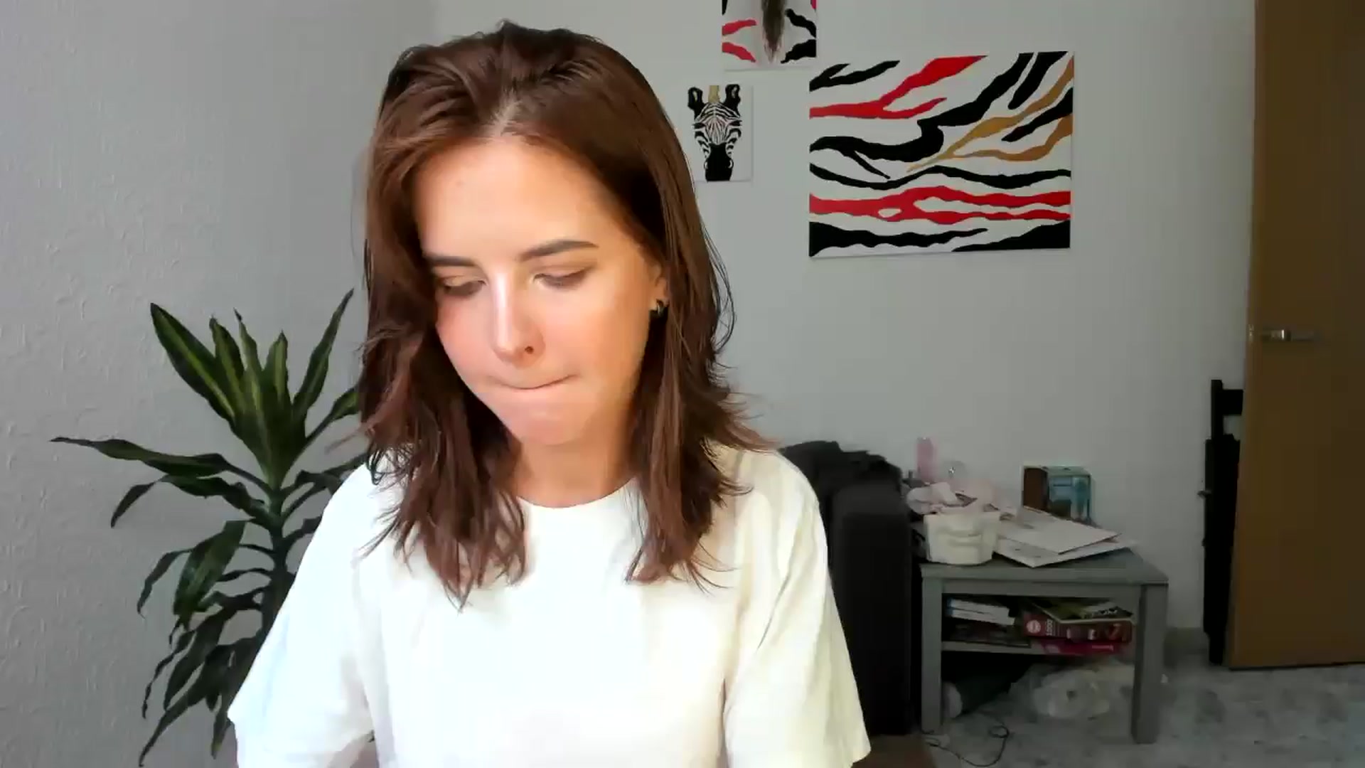 Gallery image thumbnail from AhahaGirl's myfreecams stream on, 08/25/2025, 13:20 image 1 of 20