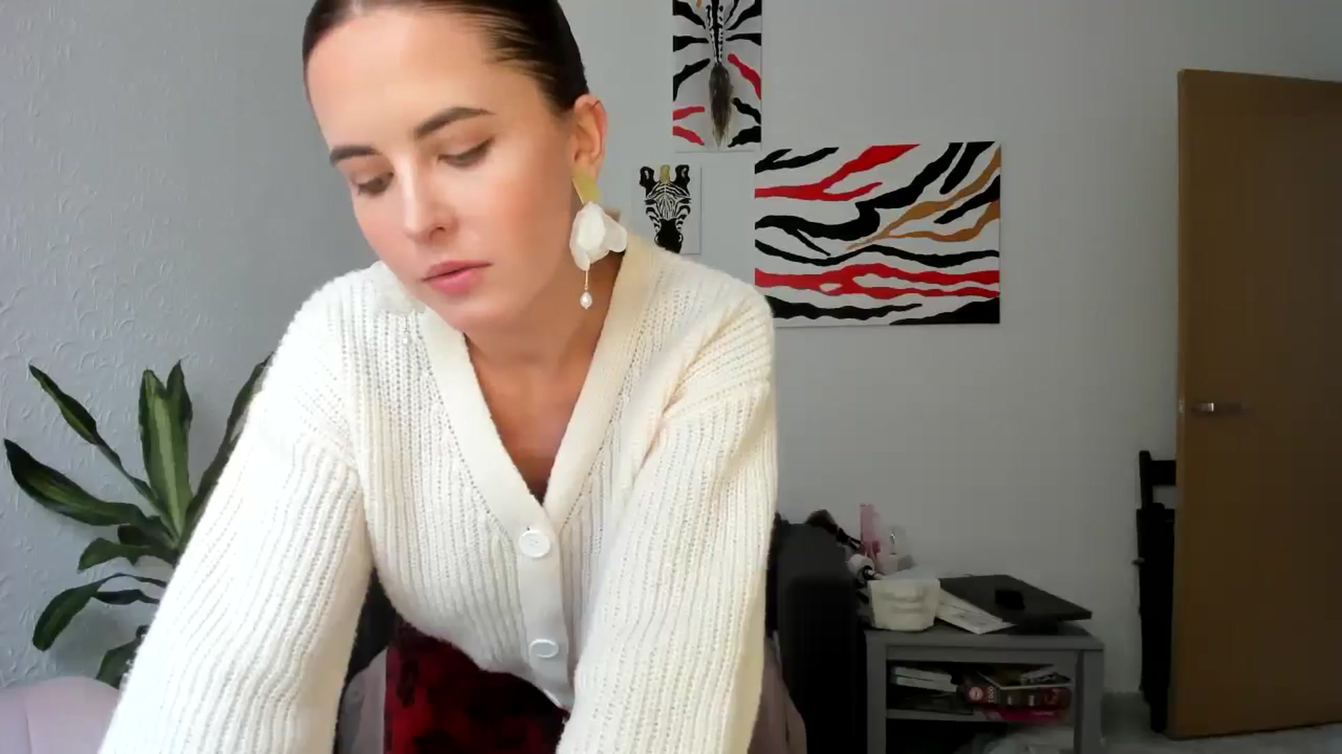 Gallery image thumbnail from AhahaGirl's myfreecams stream on, 08/27/2025, 13:17 image 4 of 20