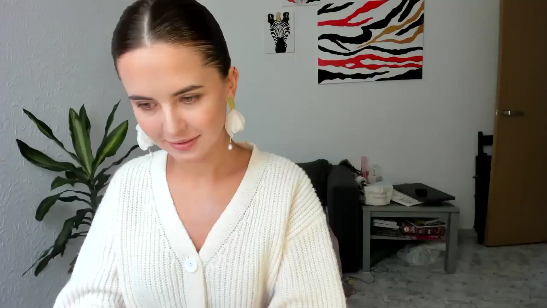 Gallery image thumbnail from AhahaGirl's myfreecams stream on, 08/27/2025, 13:38 image 5 of 20
