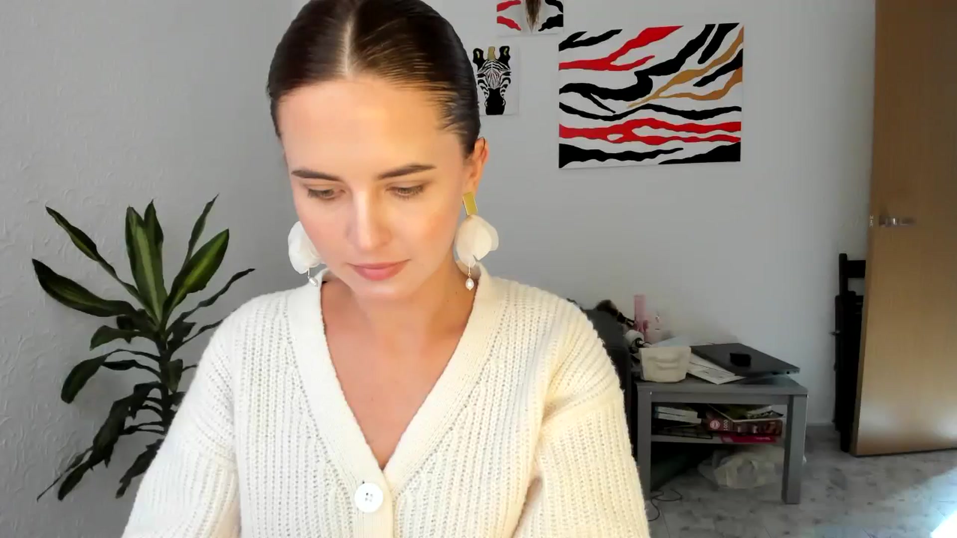 Gallery image thumbnail from AhahaGirl's myfreecams stream on, 08/27/2025, 16:06 image 9 of 20