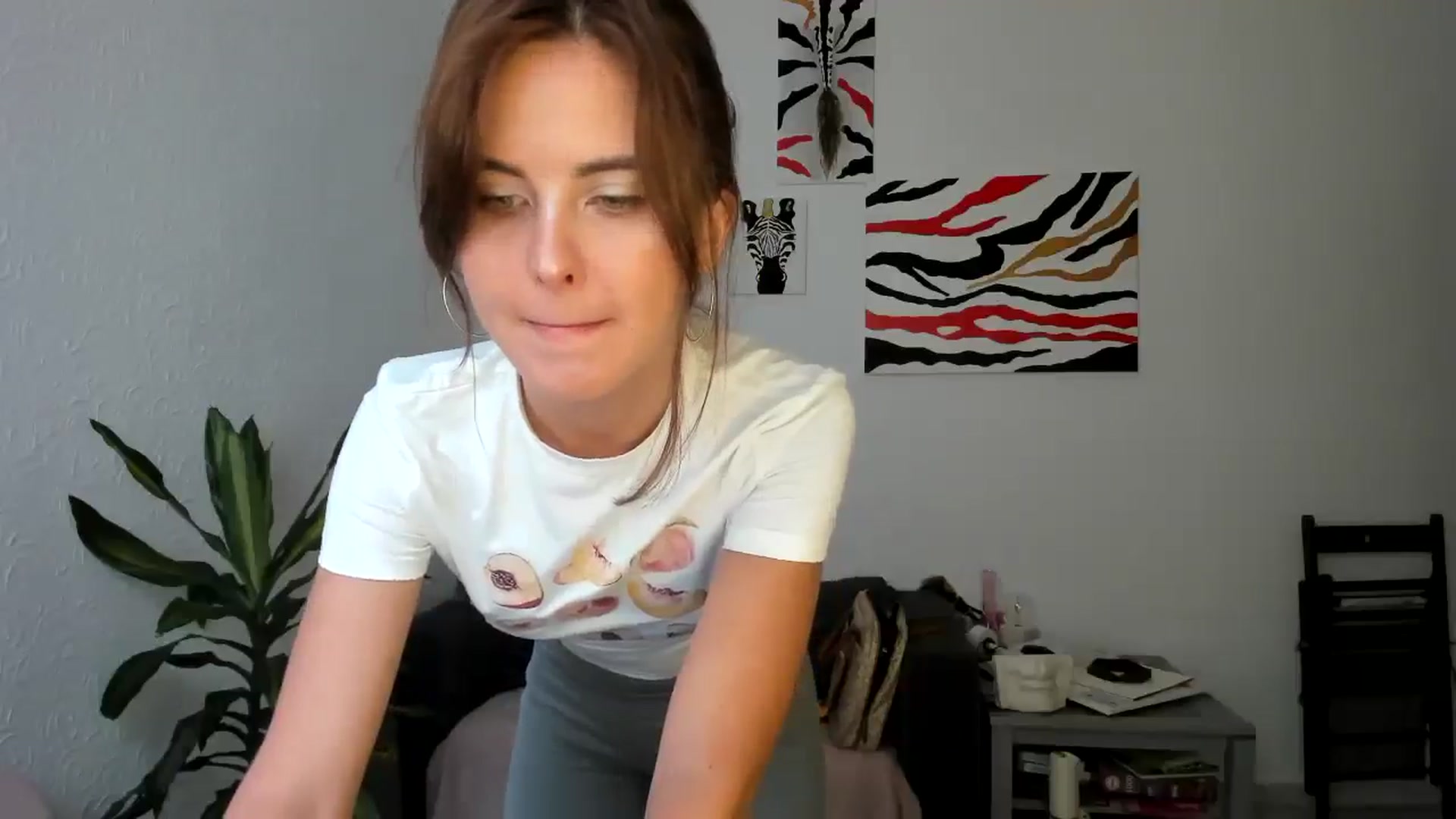 Gallery image thumbnail from AhahaGirl's myfreecams stream on, 09/01/2025, 14:15 image 5 of 20